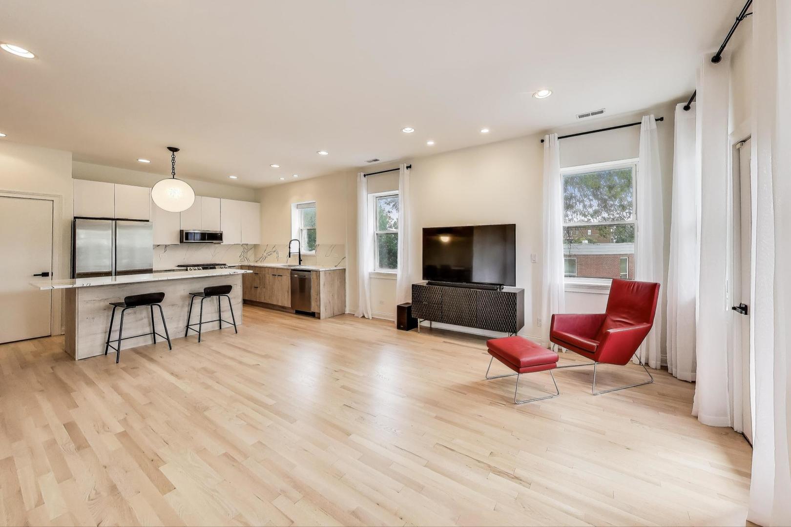 Chicago, Illinois, 60647, United States, 3 Bedrooms Bedrooms, ,2 BathroomsBathrooms,Residential,For Sale,1957515