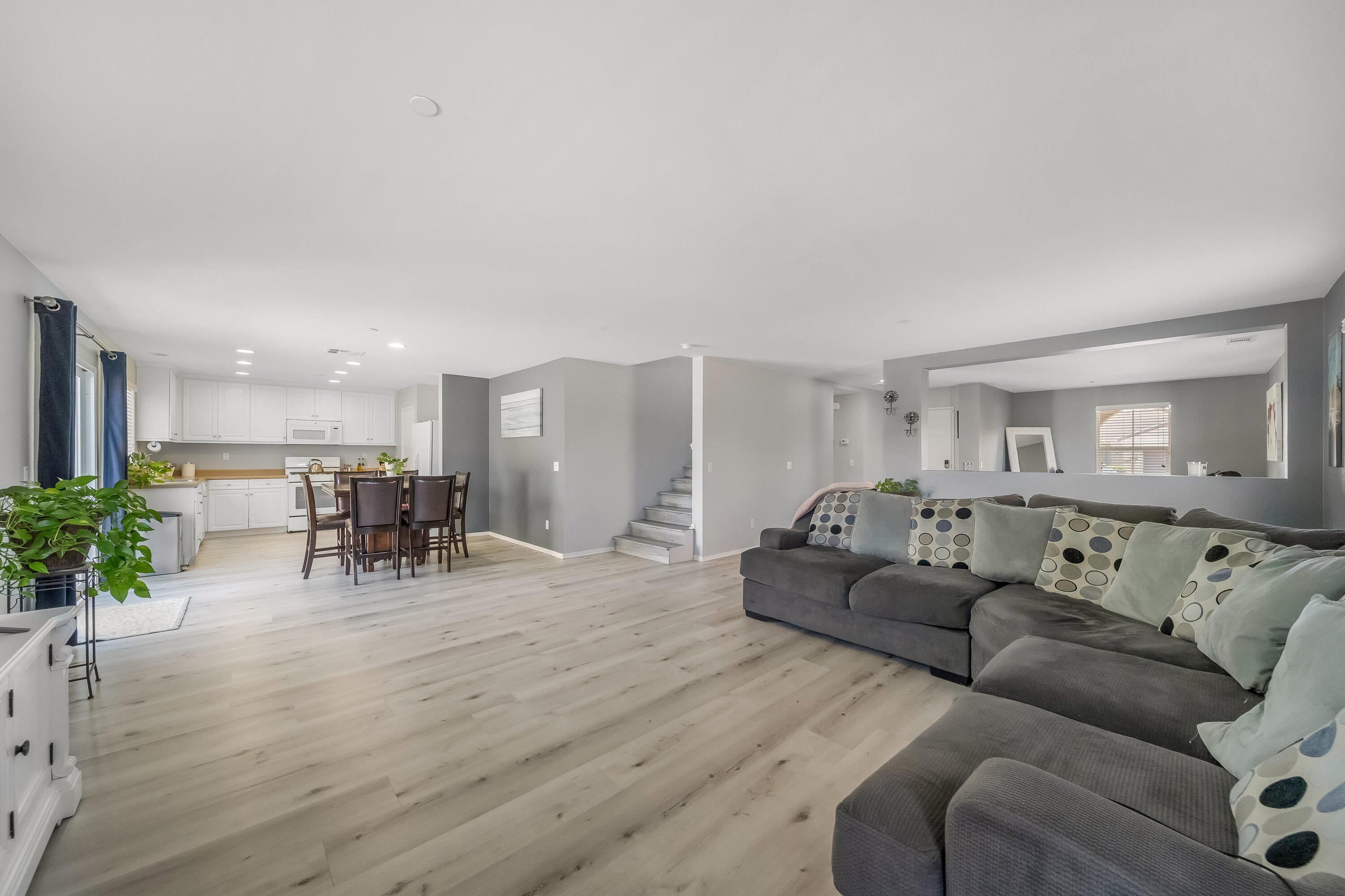 Coachella, California, 92236, United States, 5 Bedrooms Bedrooms, ,3 BathroomsBathrooms,Residential,For Sale,2009359