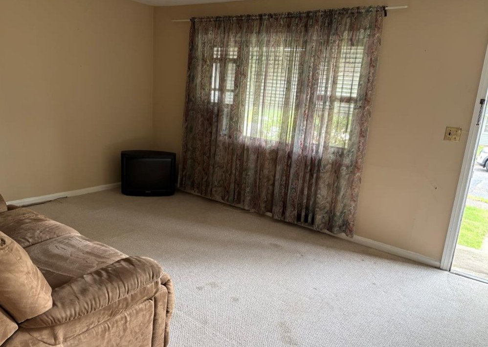 Maywood, New Jersey, 07607, United States, 4 Bedrooms Bedrooms, ,2 BathroomsBathrooms,Residential,For Sale,1872132