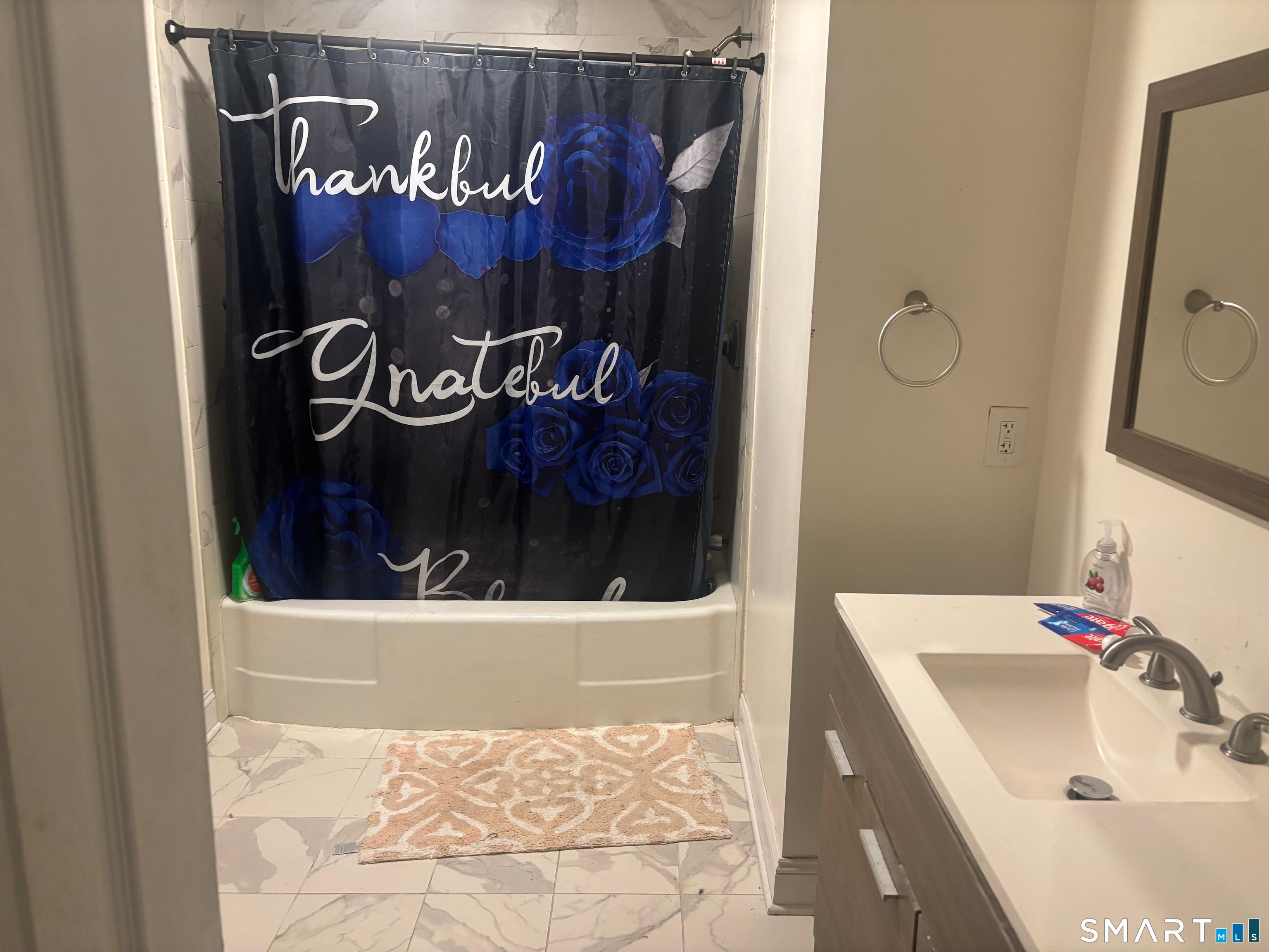 Bridgeport, Connecticut, 06606, United States, 3 Bedrooms Bedrooms, ,2 BathroomsBathrooms,Residential,For Sale,2007447