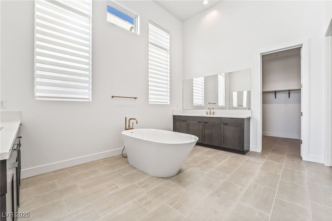 Las Vegas, Nevada, 89135, United States, 4 Bedrooms Bedrooms, ,5 BathroomsBathrooms,Residential,For Sale,1974959