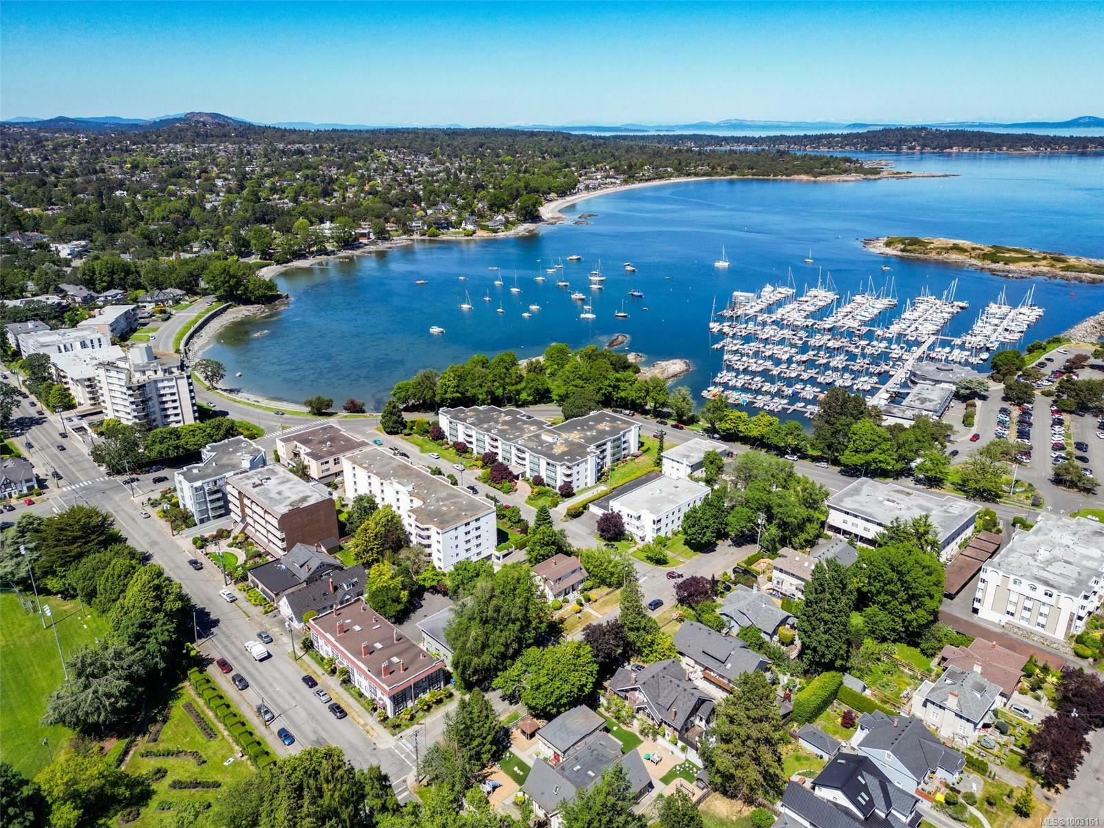 OAK BAY, British Columbia, V8S 2N6, CA, 2 Bedrooms Bedrooms, ,Residential,For Sale,1875191