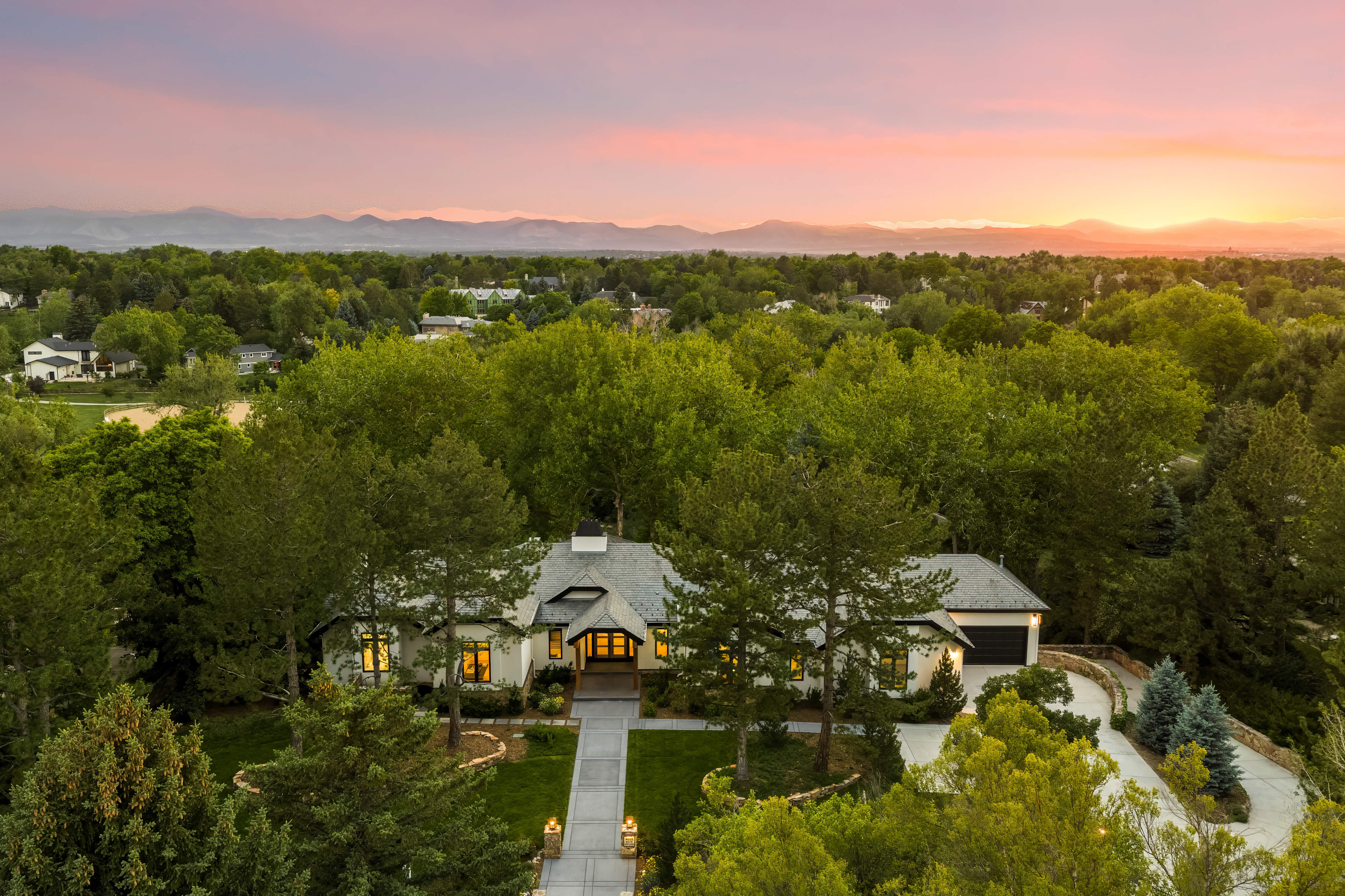  Elevated high above Woodie Hollow Park with Direct Mountain Views - 物件實景