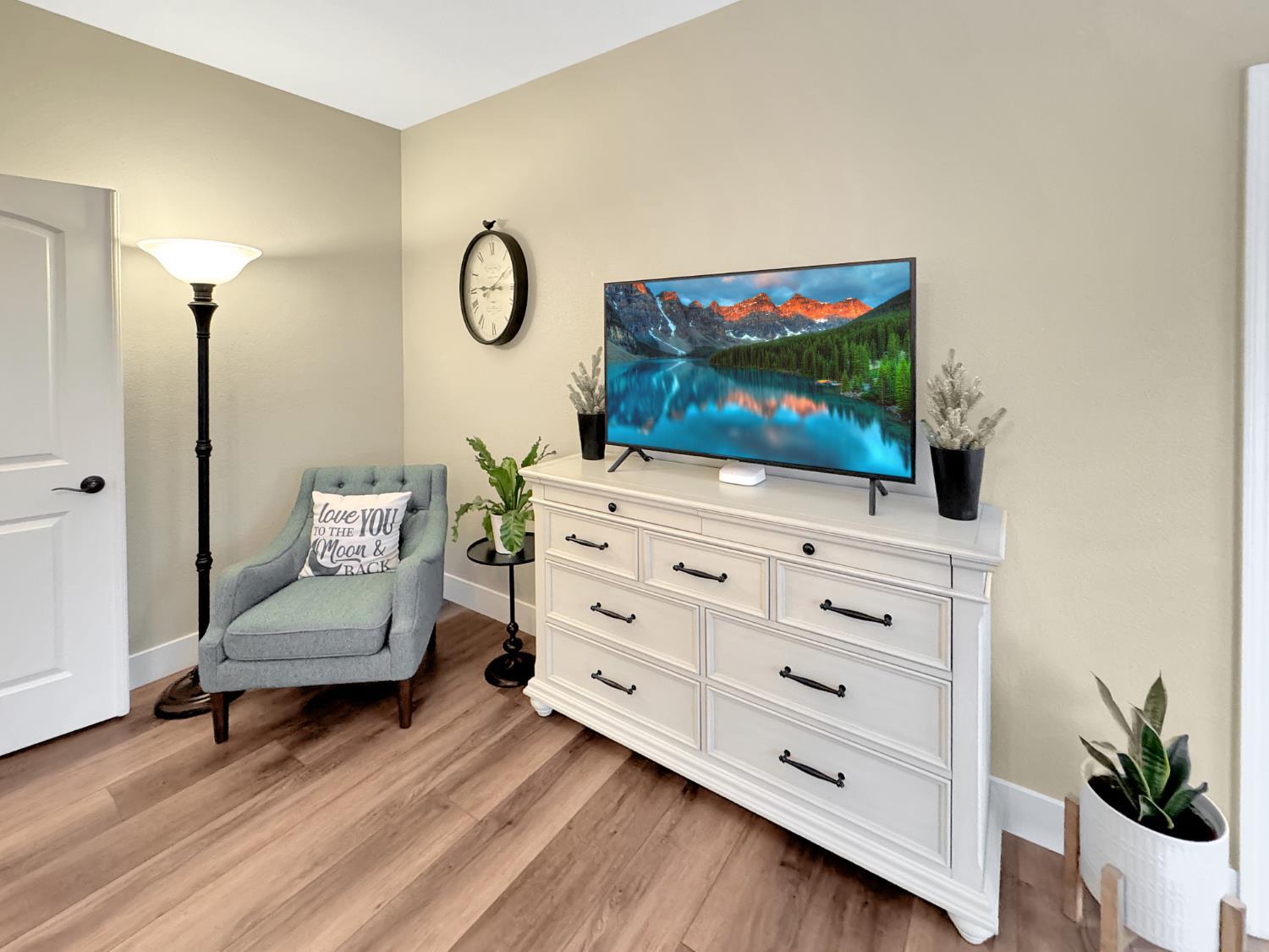 Colfax, California, 95713, United States, 5 Bedrooms Bedrooms, ,3 BathroomsBathrooms,Residential,For Sale,2002832