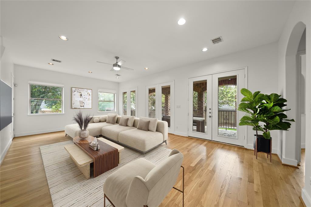 Houston, Texas, 77096, United States, 4 Bedrooms Bedrooms, ,6 BathroomsBathrooms,Residential,For Sale,1827201