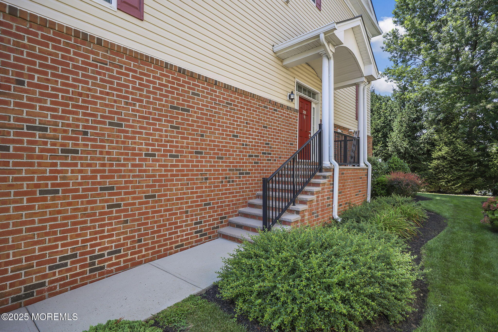 Shrewsbury Boro, New Jersey, 07702, United States, 3 Bedrooms Bedrooms, ,4 BathroomsBathrooms,Residential,For Sale,1942784