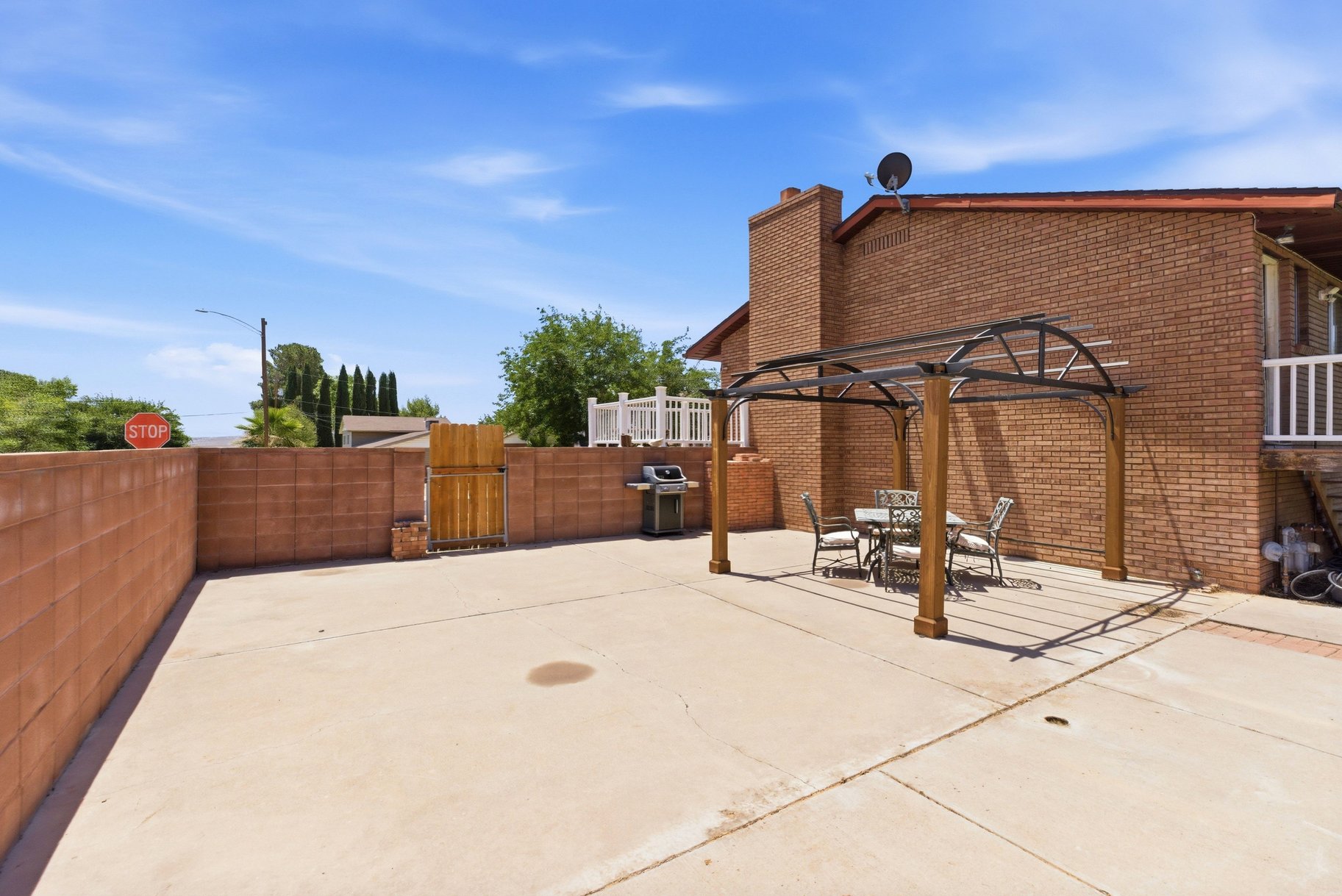  Beautiful Large Corner Lot in Santa Clara Utah__Lots of RV Parking - 物件實景