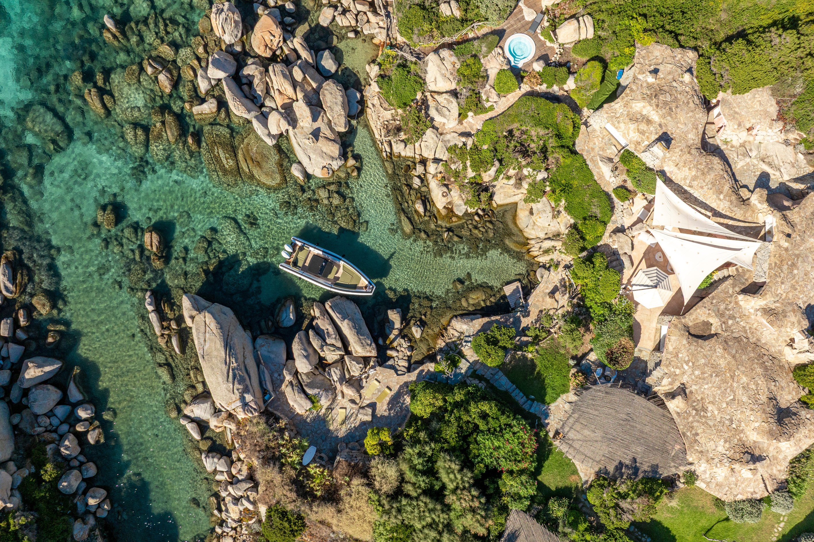  SALE : Waterfront property - Private cove - Architect Savin Couelle - Ile de Ca… - 物件實景