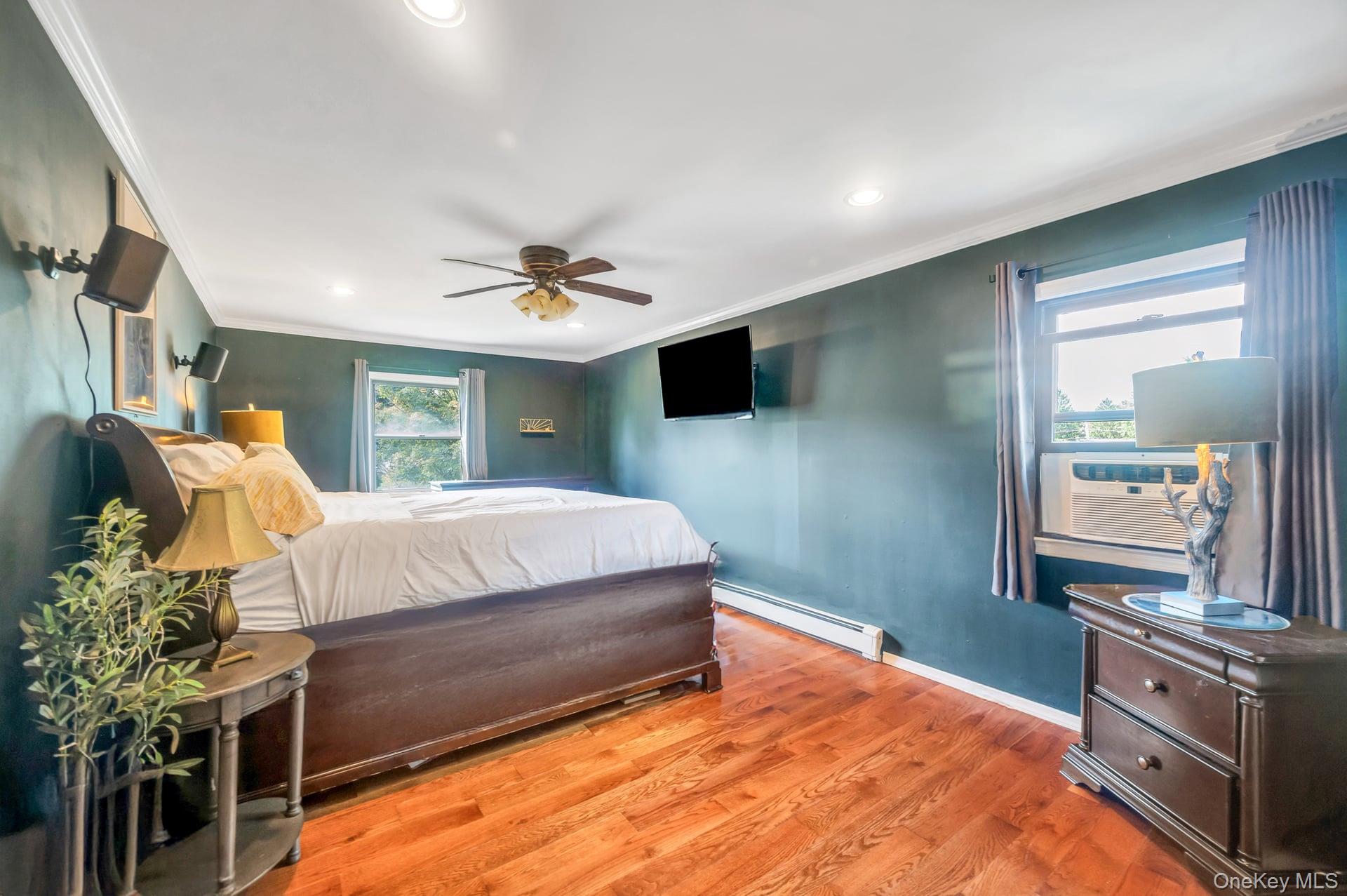 Port Jefferson Station, New York, 11776, United States, 4 Bedrooms Bedrooms, ,3 BathroomsBathrooms,Residential,For Sale,1941704