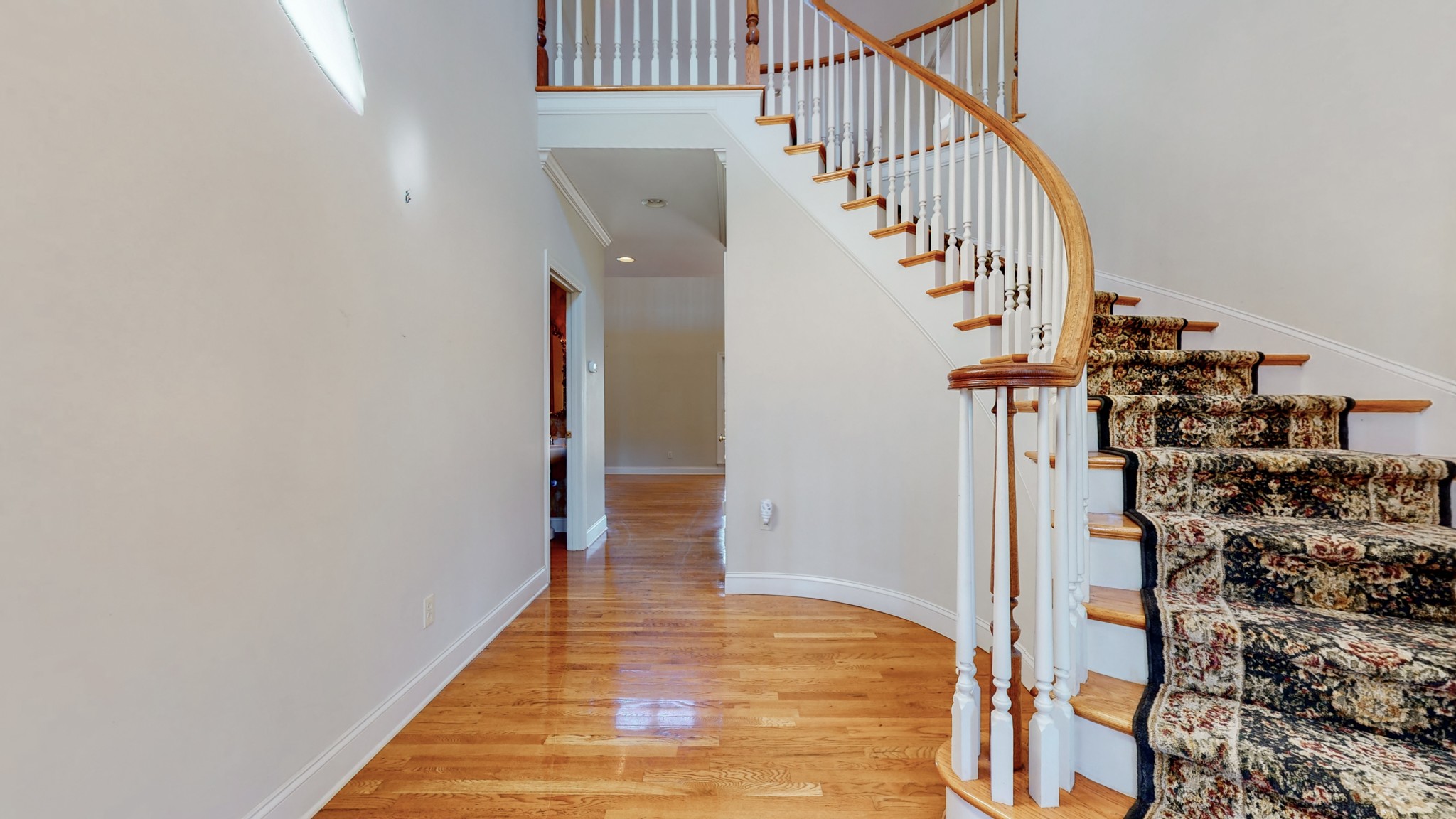 Tullahoma, Tennessee, 37388, United States, 6 Bedrooms Bedrooms, ,5 BathroomsBathrooms,Residential,For Sale,1978966