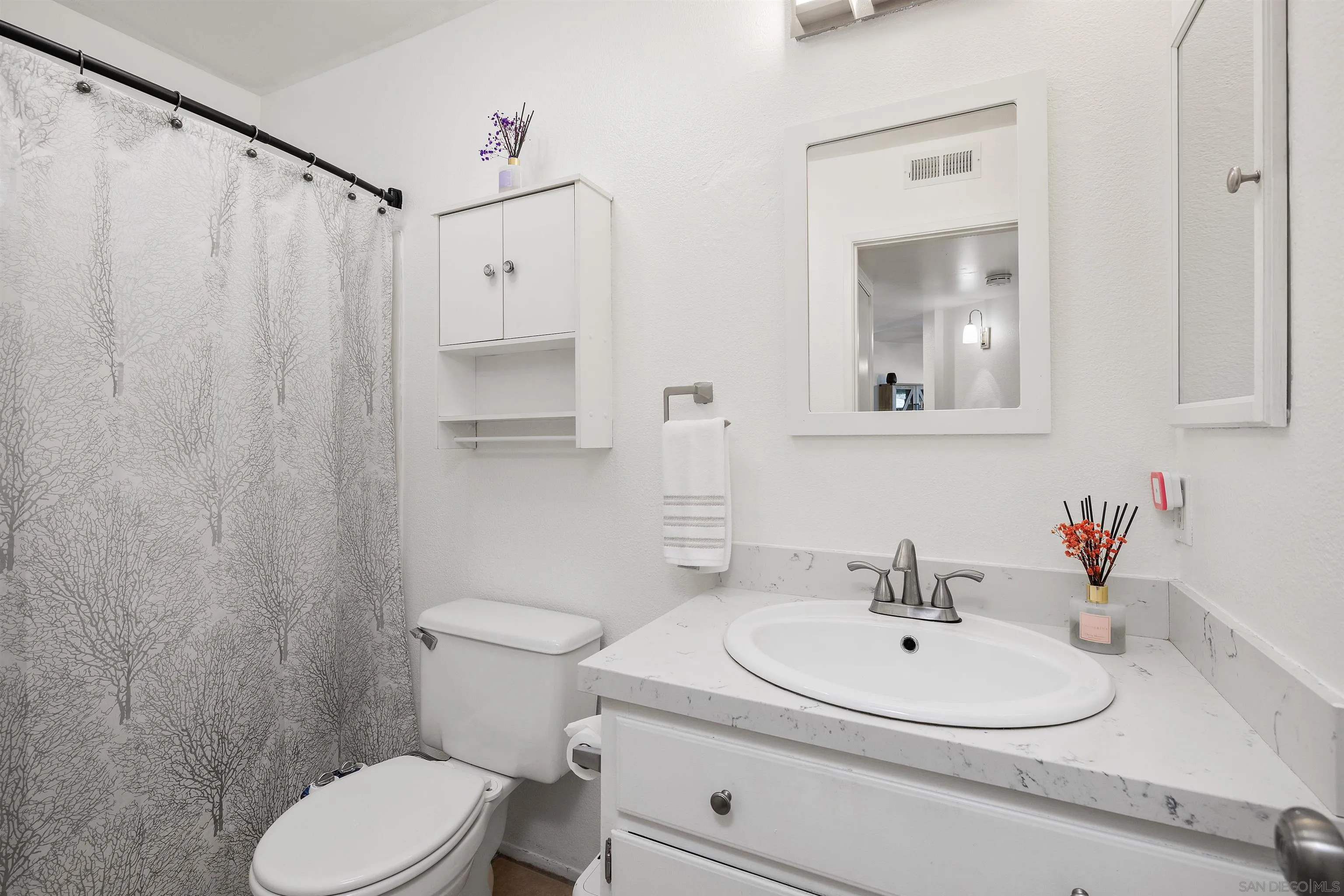 Spring Valley, California, 91978, United States, 2 Bedrooms Bedrooms, ,2 BathroomsBathrooms,Residential,For Sale,1939286