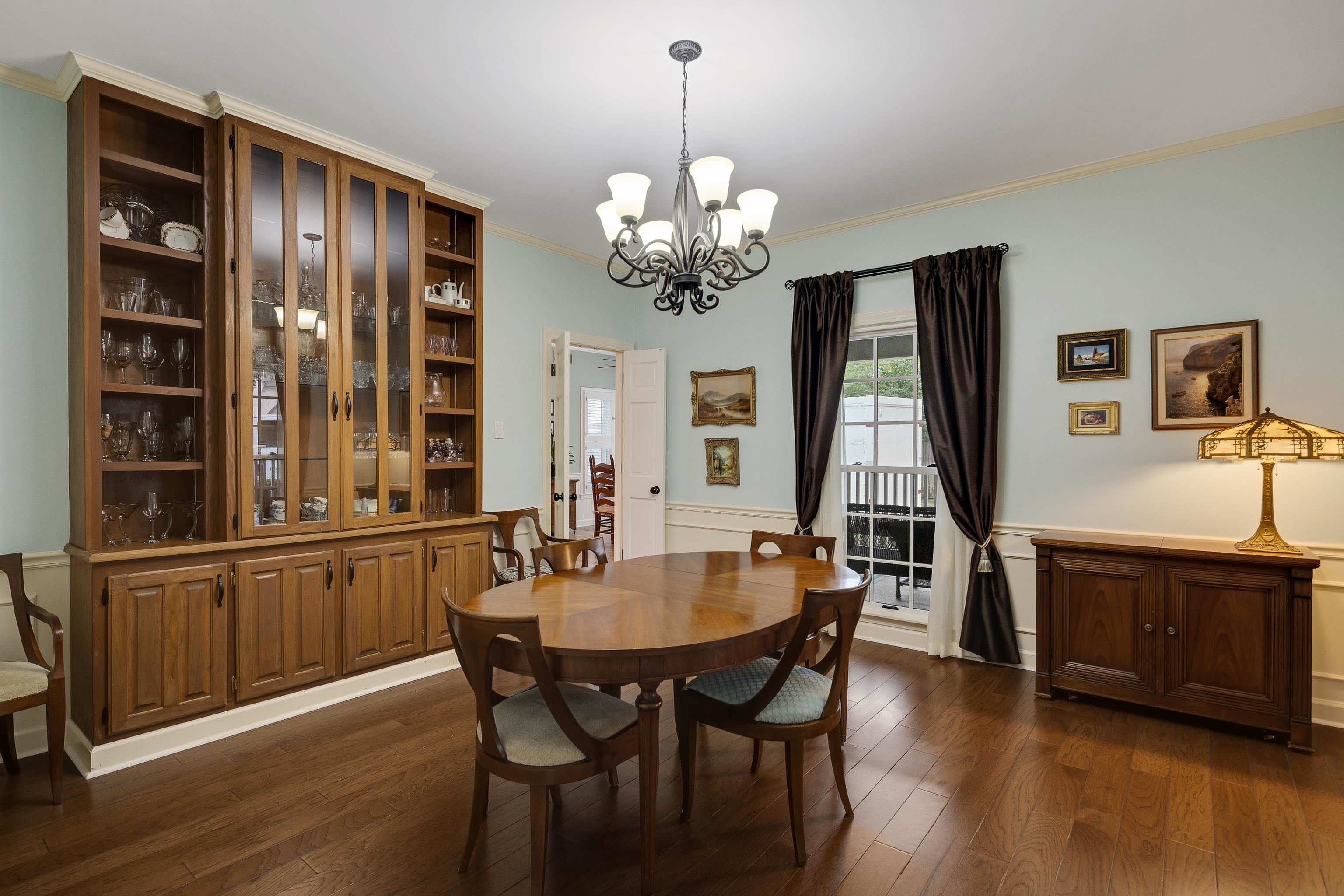 Memphis, Tennessee, 38117, United States, 4 Bedrooms Bedrooms, ,3 BathroomsBathrooms,Residential,For Sale,1972441