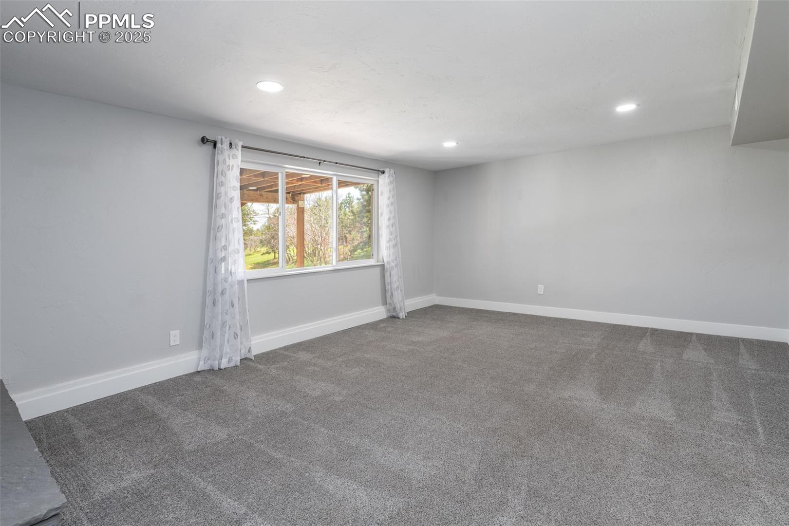 Monument, Colorado, 80132, United States, 4 Bedrooms Bedrooms, ,3 BathroomsBathrooms,Residential,For Sale,1930113