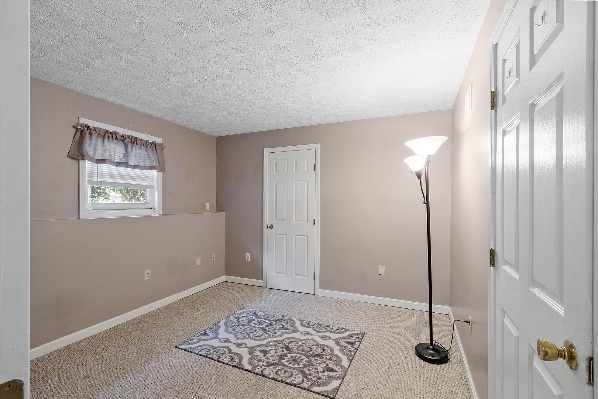 Nashua, New Hampshire, 03062, United States, 3 Bedrooms Bedrooms, ,1 BathroomBathrooms,Residential,For Sale,1942158