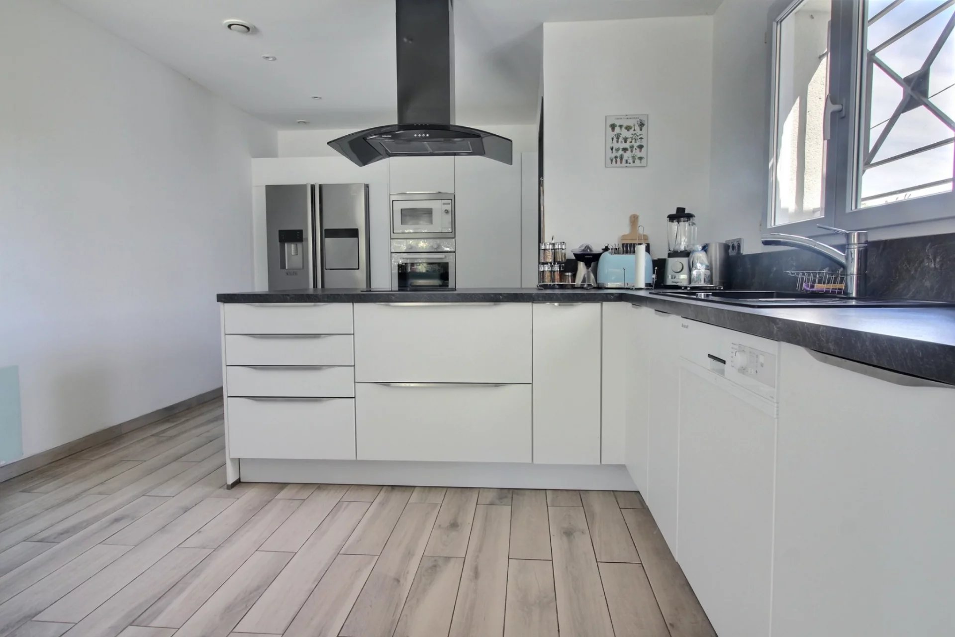 La Teste-de-Buch, New Aquitaine, 33260, FR, 5 Bedrooms Bedrooms, ,Residential,For Sale,1792872