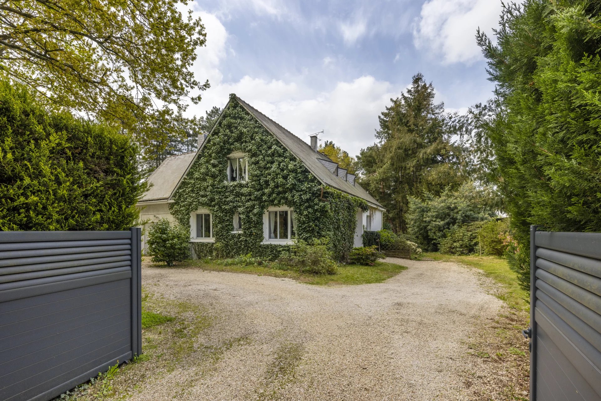 Sucé-sur-Erdre, Pays de la Loire, 44240, FR, 6 Bedrooms Bedrooms, ,3 BathroomsBathrooms,Residential,For Sale,1461051
