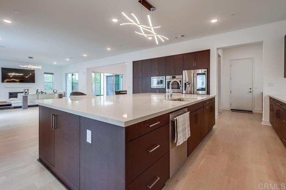 San Diego, California, 92130, United States, 5 Bedrooms Bedrooms, ,5 BathroomsBathrooms,Residential,For Sale,1905990
