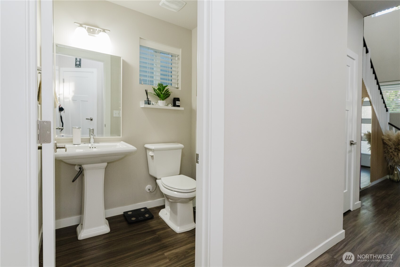 Bothell, Washington, 98021, United States, 5 Bedrooms Bedrooms, ,3 BathroomsBathrooms,Residential,For Sale,1900701