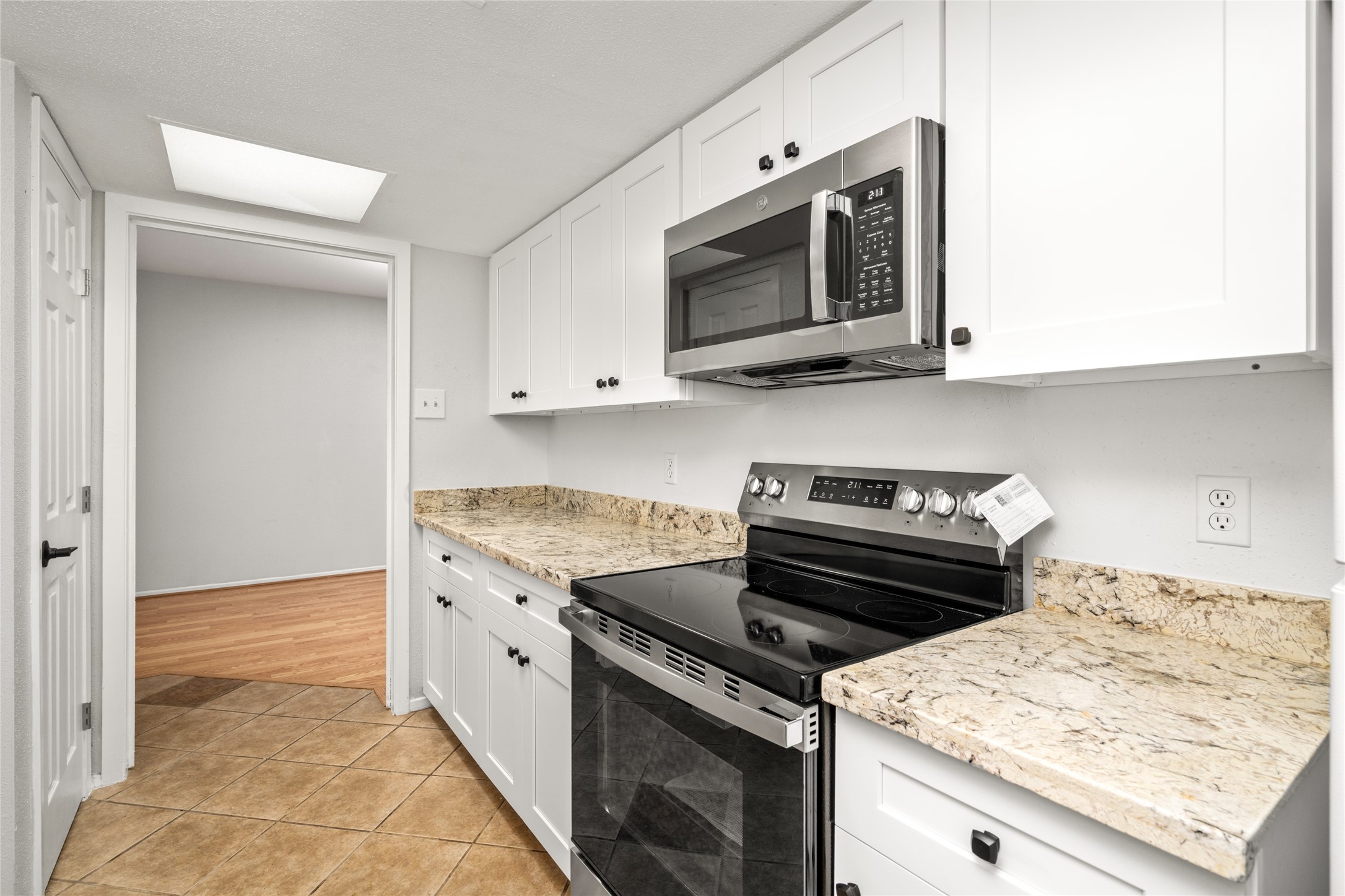  2238 S Piney Point Road #102 - 物件實景