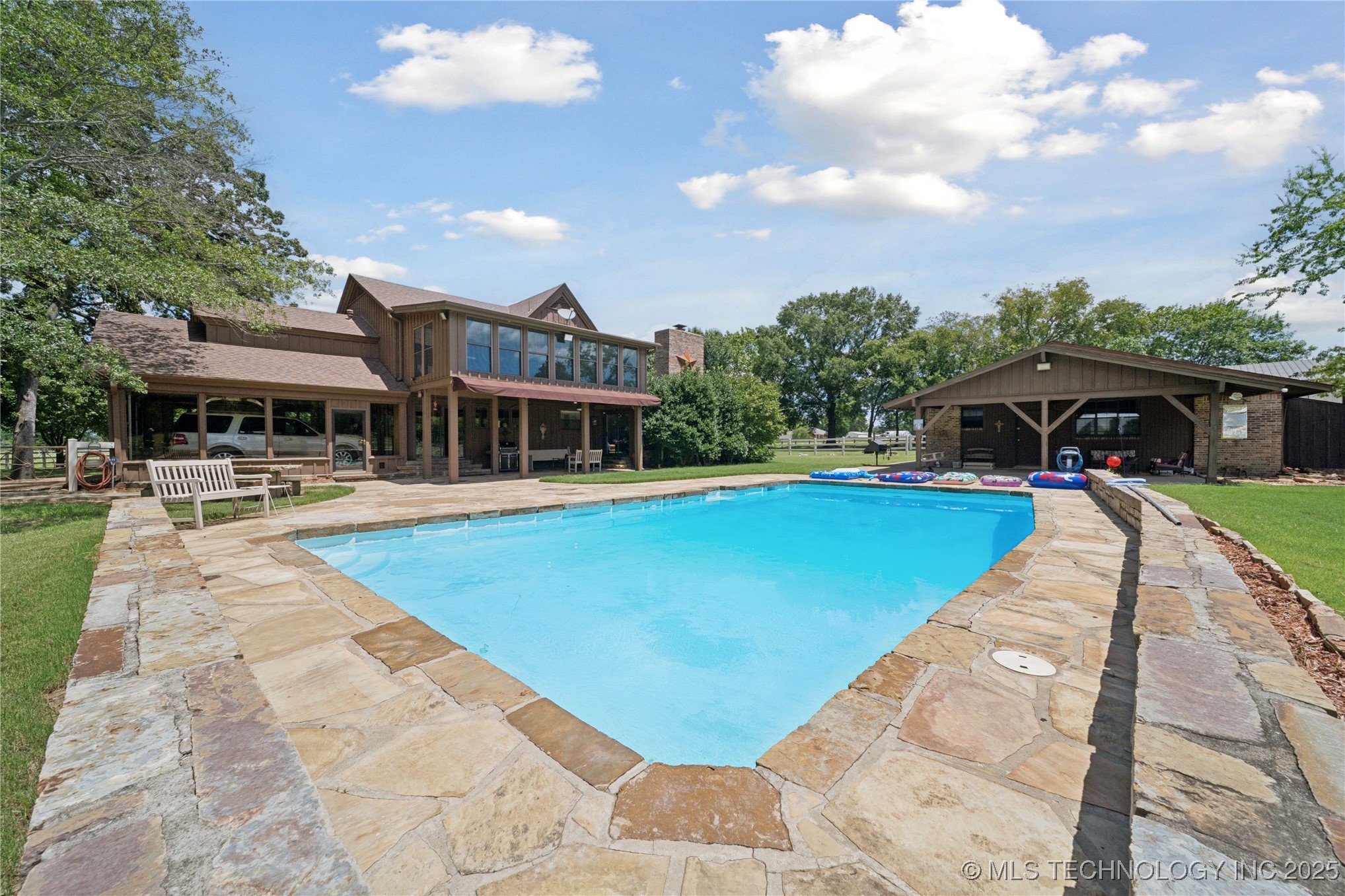 Pocola, Oklahoma, 74902, United States, 3 Bedrooms Bedrooms, ,3 BathroomsBathrooms,Residential,For Sale,1903793