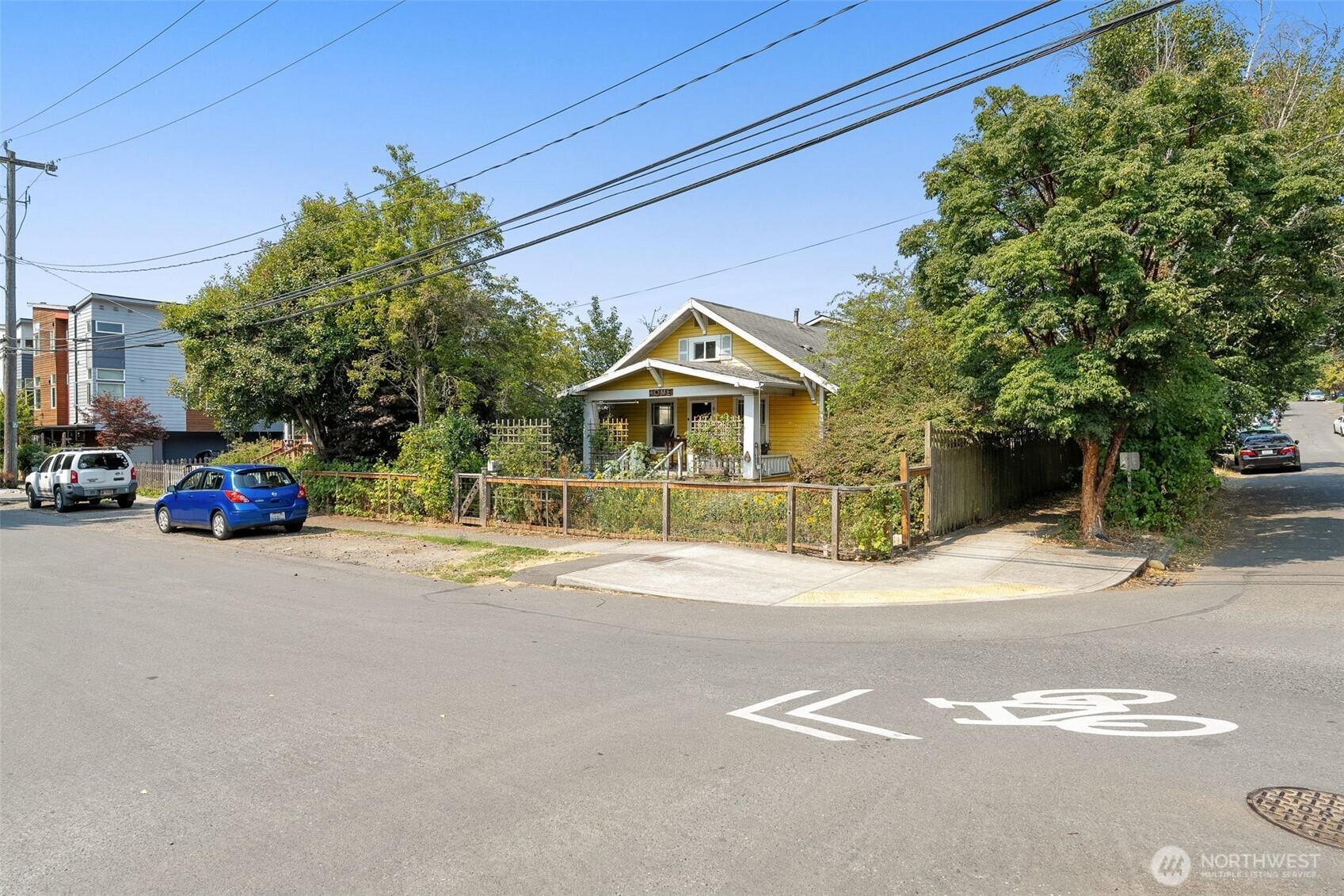 SEATTLE, Washington, 98144, United States, 2 Bedrooms Bedrooms, ,1 BathroomBathrooms,Residential,For Sale,1941790