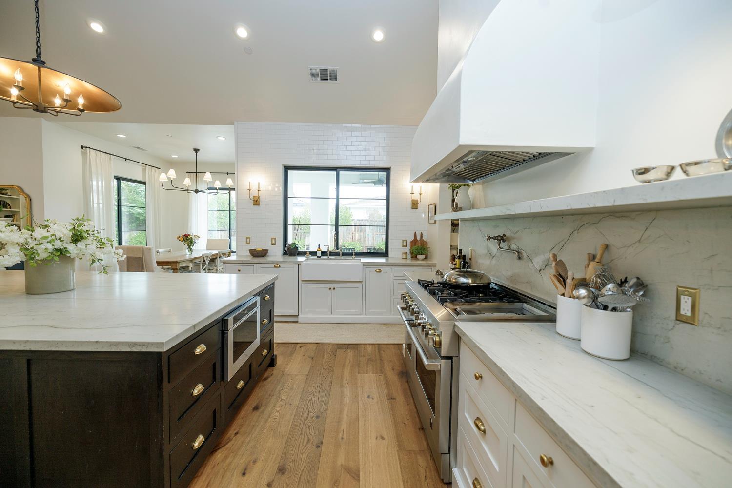 Turlock, California, 95382, United States, 5 Bedrooms Bedrooms, ,4 BathroomsBathrooms,Residential,For Sale,2002533