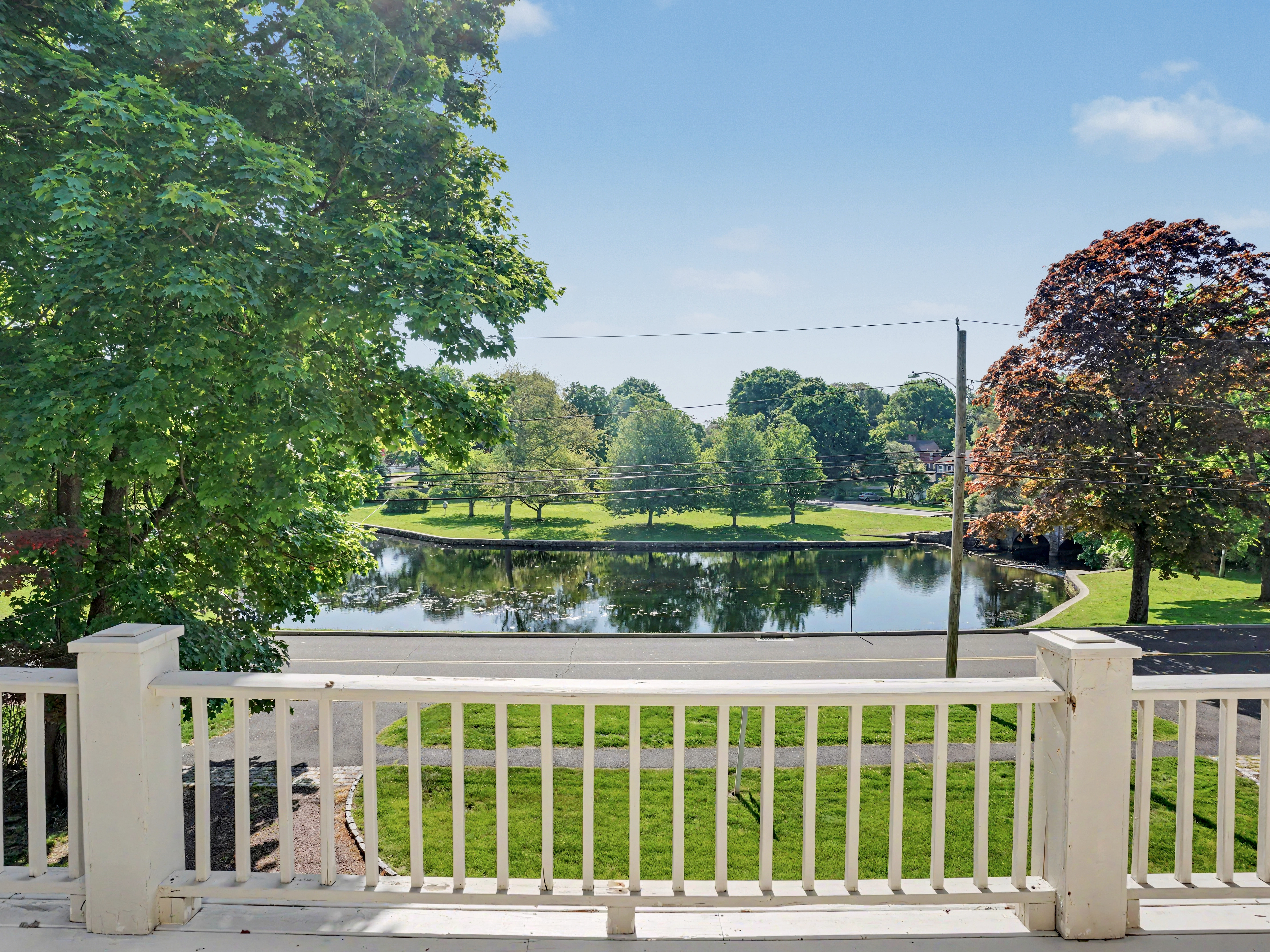  Timeless Colonial with River Views - 物件實景