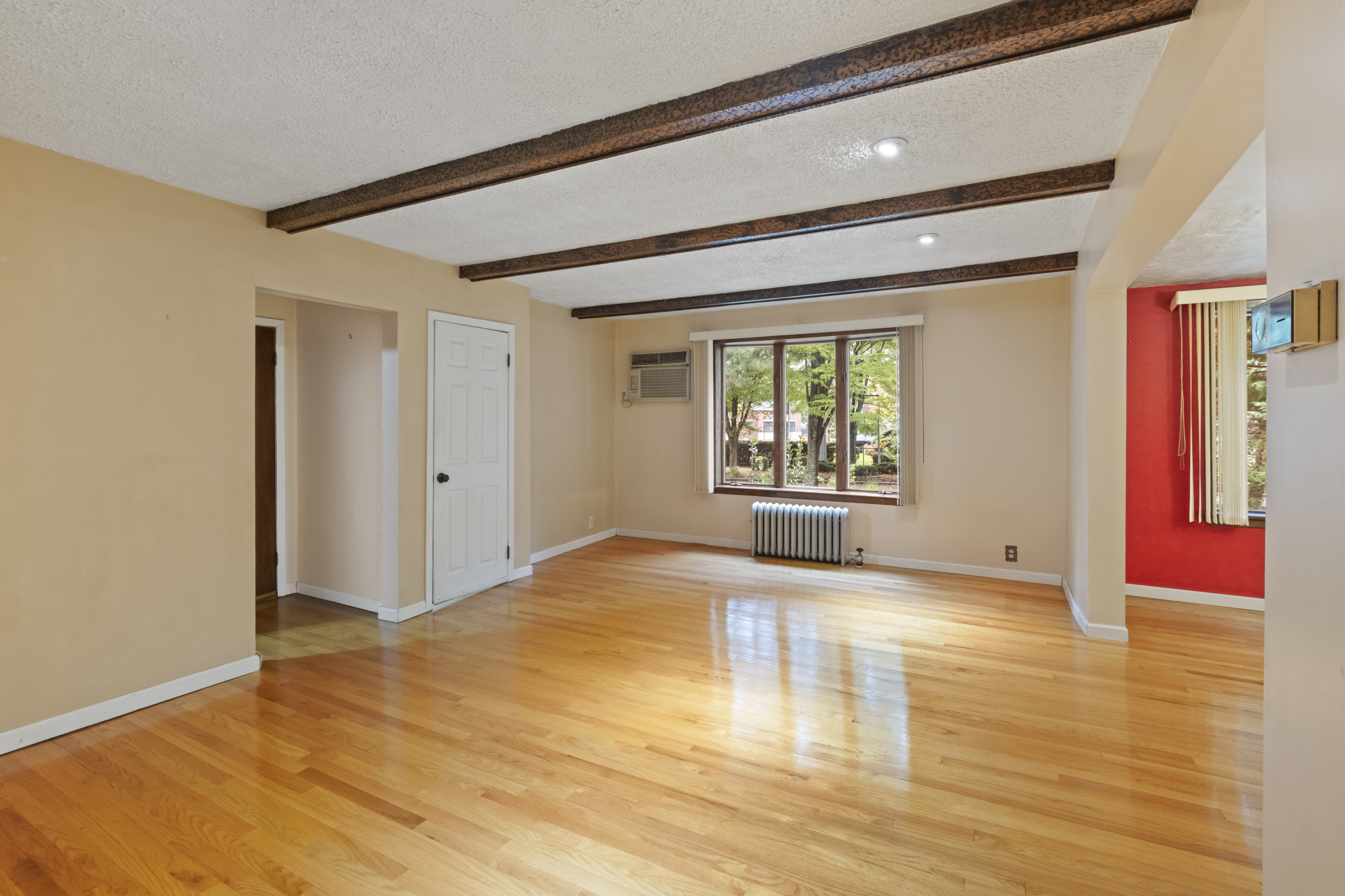 Floral Park, New York, 11001, United States, 3 Bedrooms Bedrooms, ,1 BathroomBathrooms,Residential,For Sale,1988885