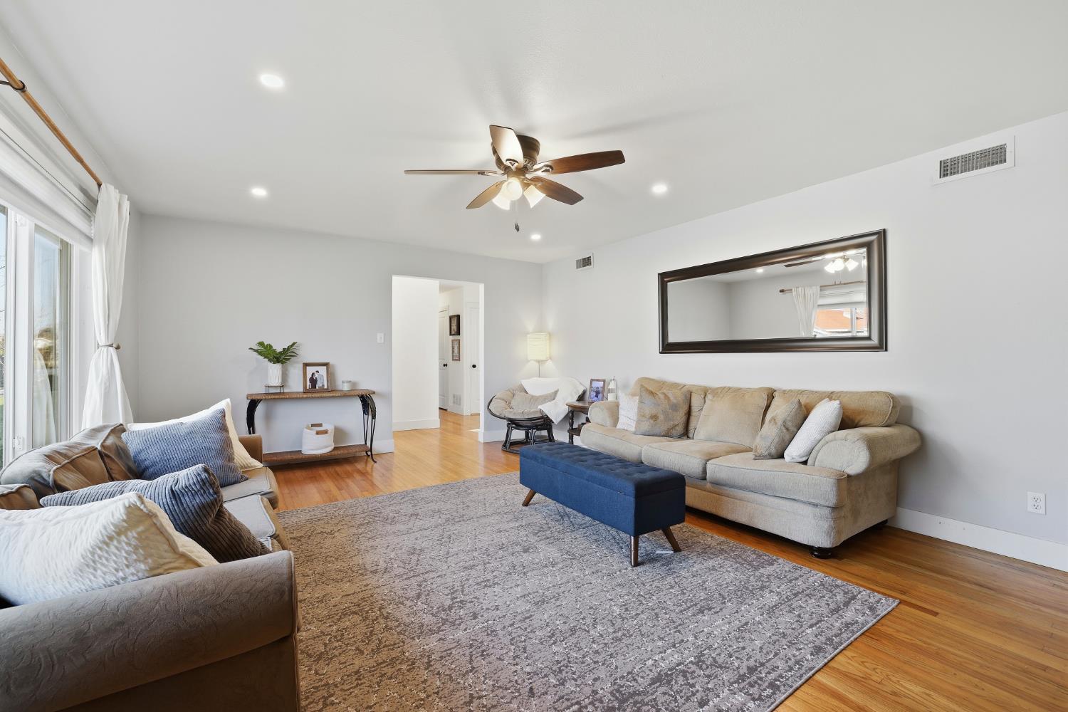 Sacramento, California, 95864, United States, 3 Bedrooms Bedrooms, ,2 BathroomsBathrooms,Residential,For Sale,2010336