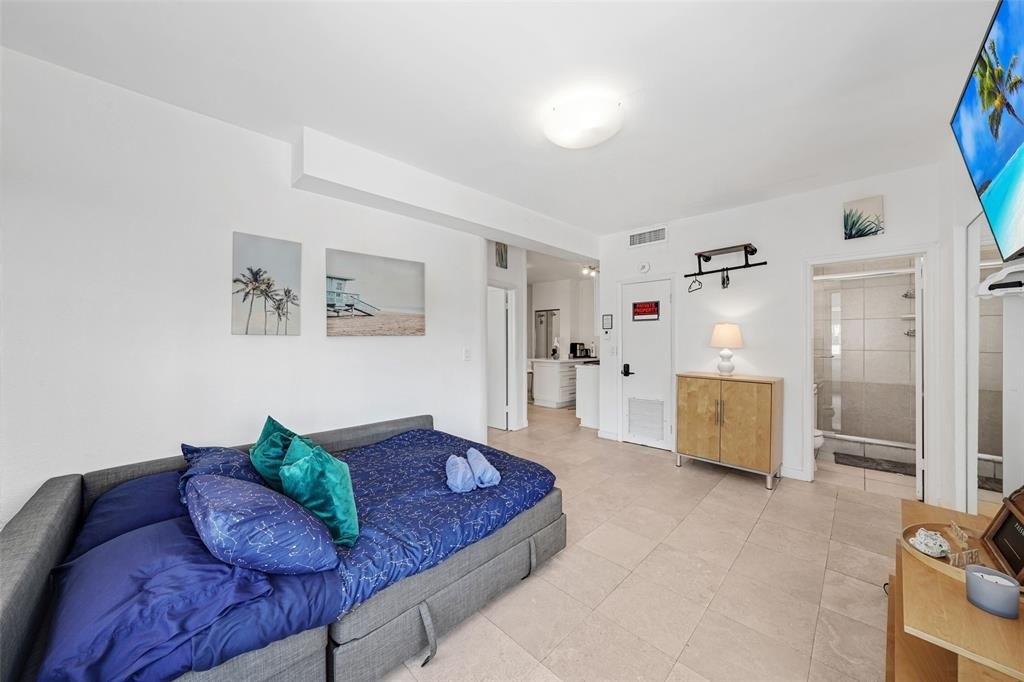 Miami Beach, Florida, 33139, United States, 2 Bedrooms Bedrooms, ,2 BathroomsBathrooms,Residential,For Sale,1923185