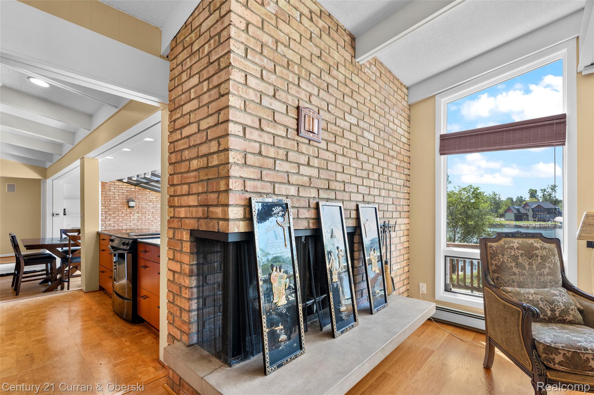 Walled Lake, Michigan, 48390, United States, 3 Bedrooms Bedrooms, ,3 BathroomsBathrooms,Residential,For Sale,1981243