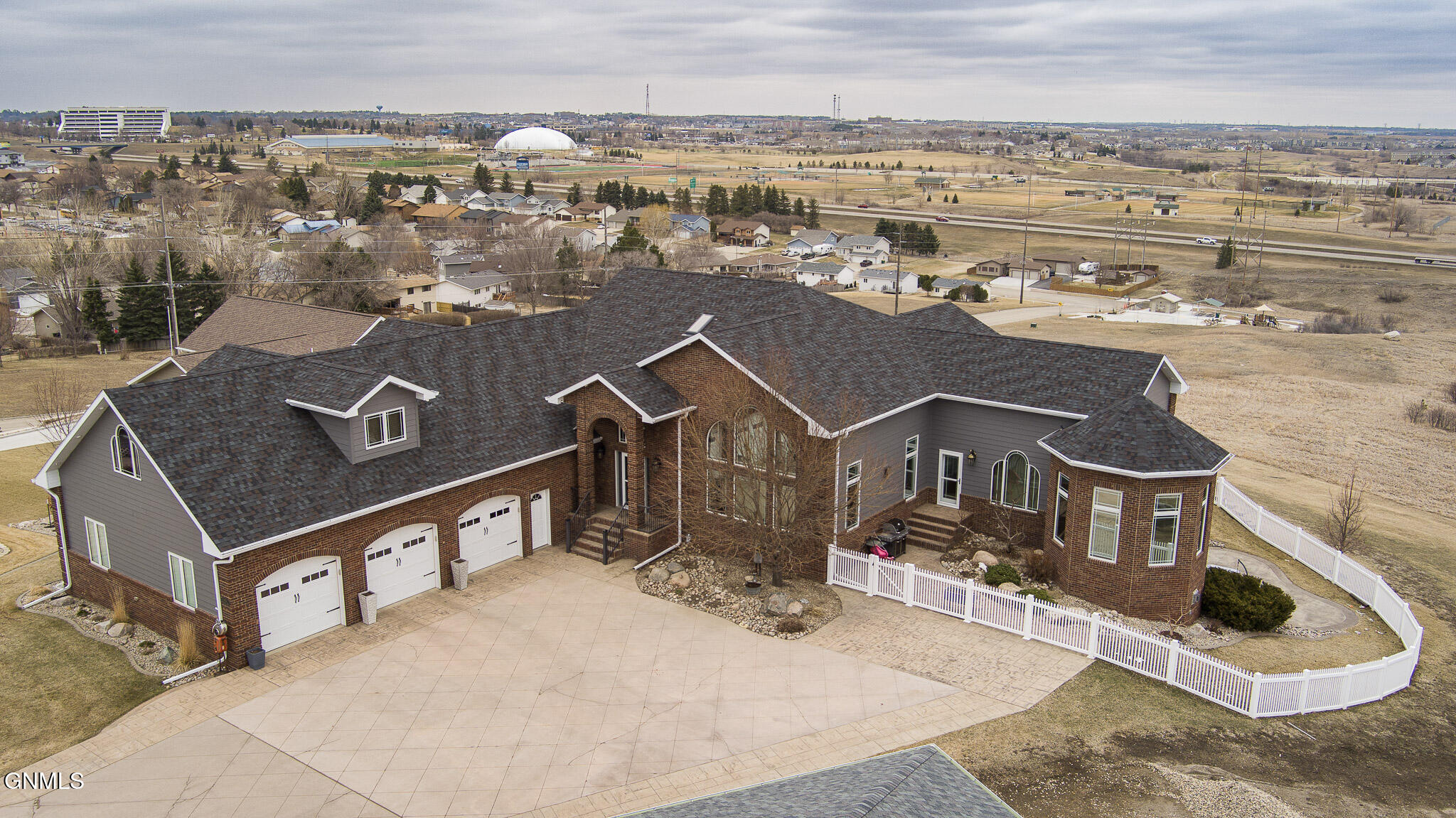 Bismarck, North Dakota, 58501, United States, 4 Bedrooms Bedrooms, ,4 BathroomsBathrooms,Residential,For Sale,2038873