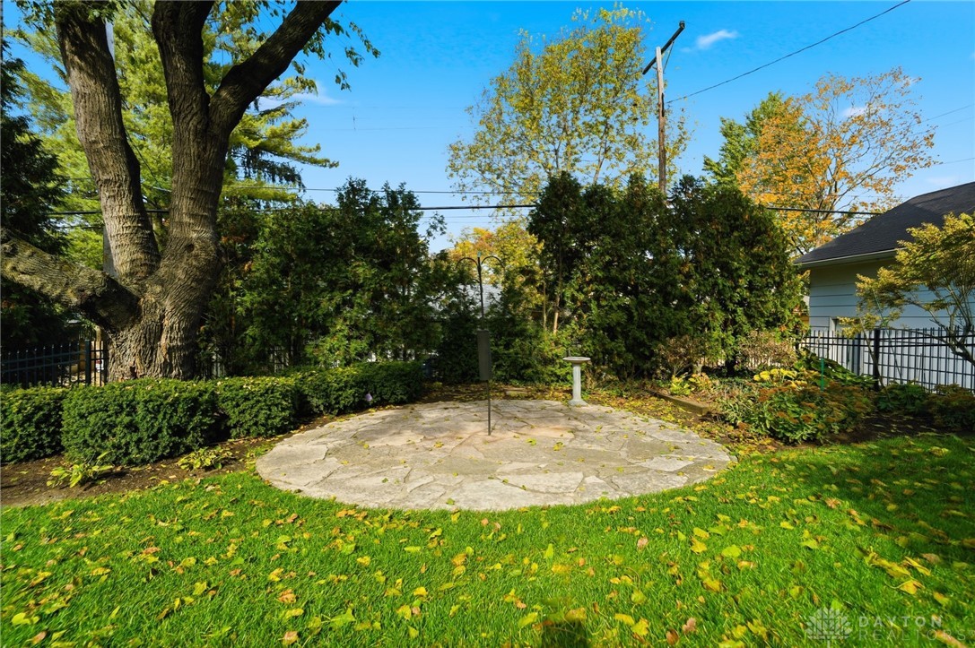 Oakwood, Ohio, 45409, United States, 4 Bedrooms Bedrooms, ,3 BathroomsBathrooms,Residential,For Sale,1987886