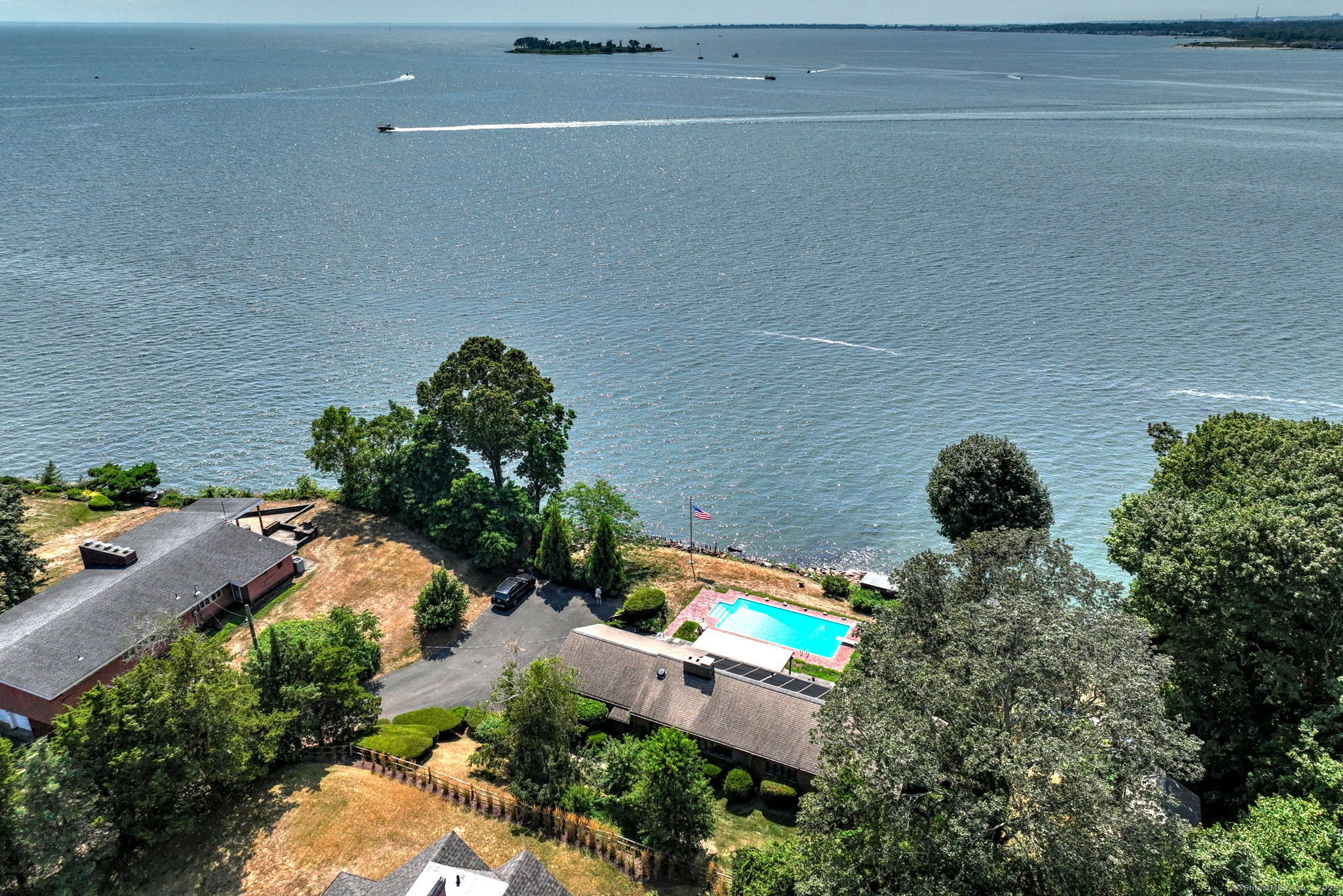 Milford, Connecticut, 06460, United States, 3 Bedrooms Bedrooms, ,2 BathroomsBathrooms,Residential,For Sale,1918107