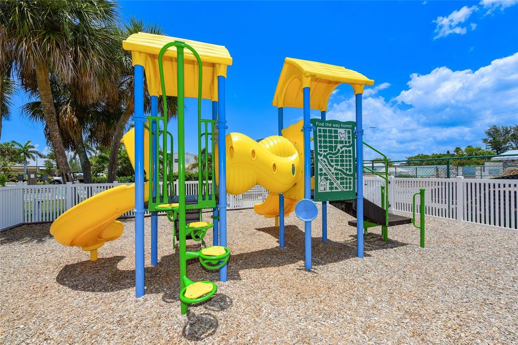 Holmes Beach, Florida, 34217, United States, 3 Bedrooms Bedrooms, ,3 BathroomsBathrooms,Residential,For Sale,1902788