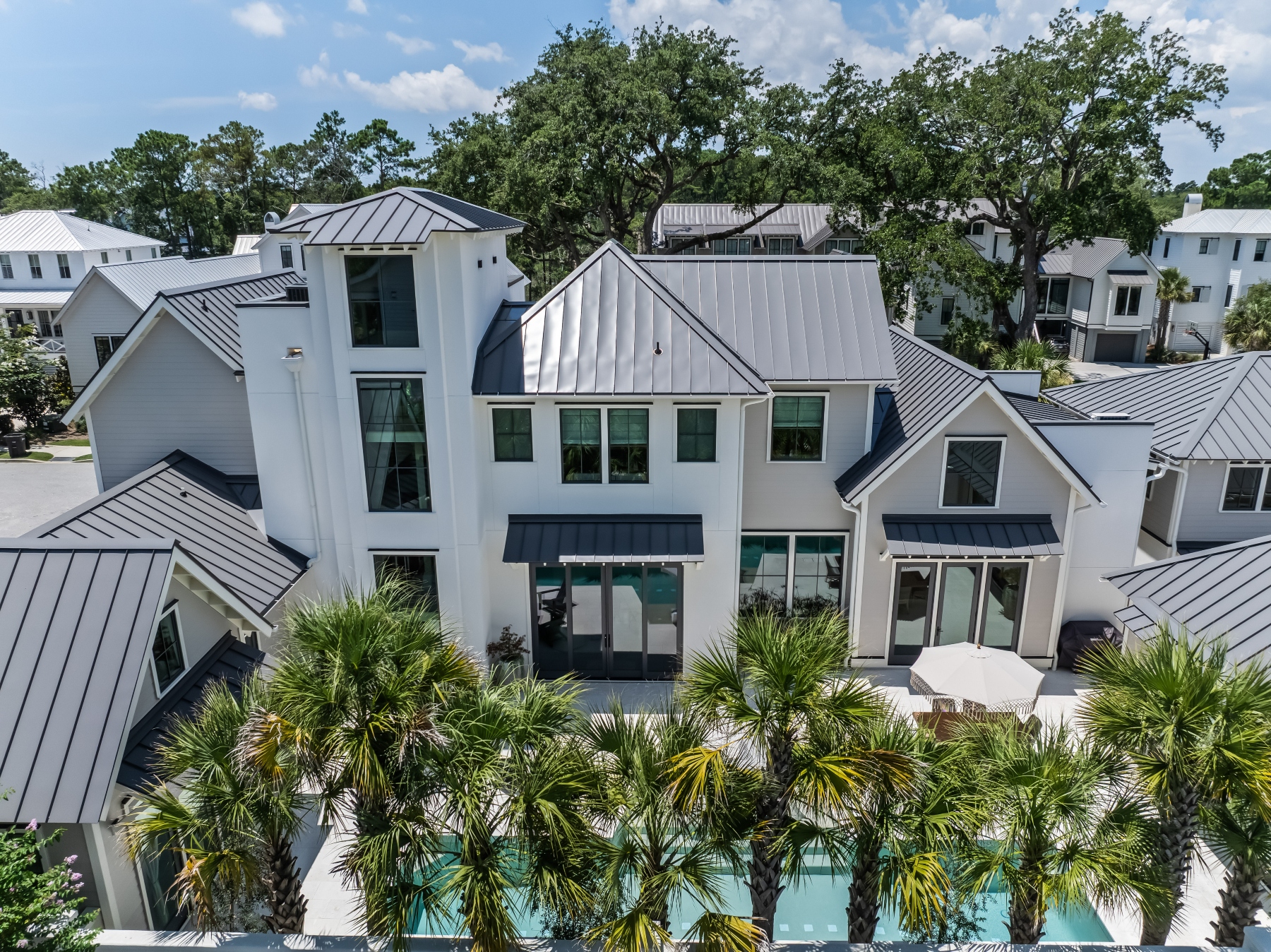  700 Stucco Lane, Mount Pleasant - 物件實景