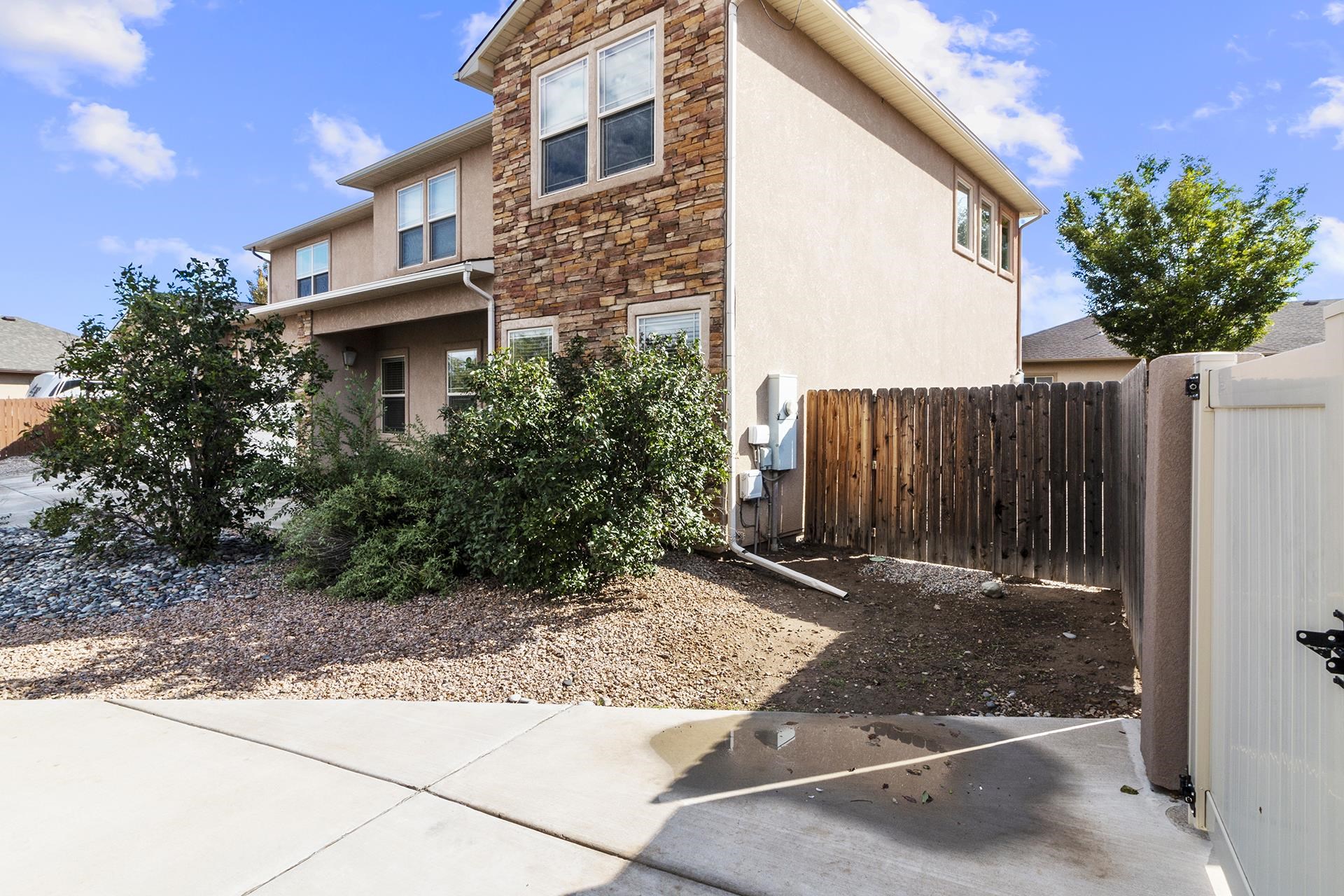 Fruita, Colorado, 81521, United States, 5 Bedrooms Bedrooms, ,3 BathroomsBathrooms,Residential,For Sale,1982065
