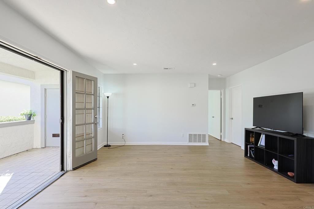 Santee, California, 92071, United States, 2 Bedrooms Bedrooms, ,2 BathroomsBathrooms,Residential,For Sale,1968611