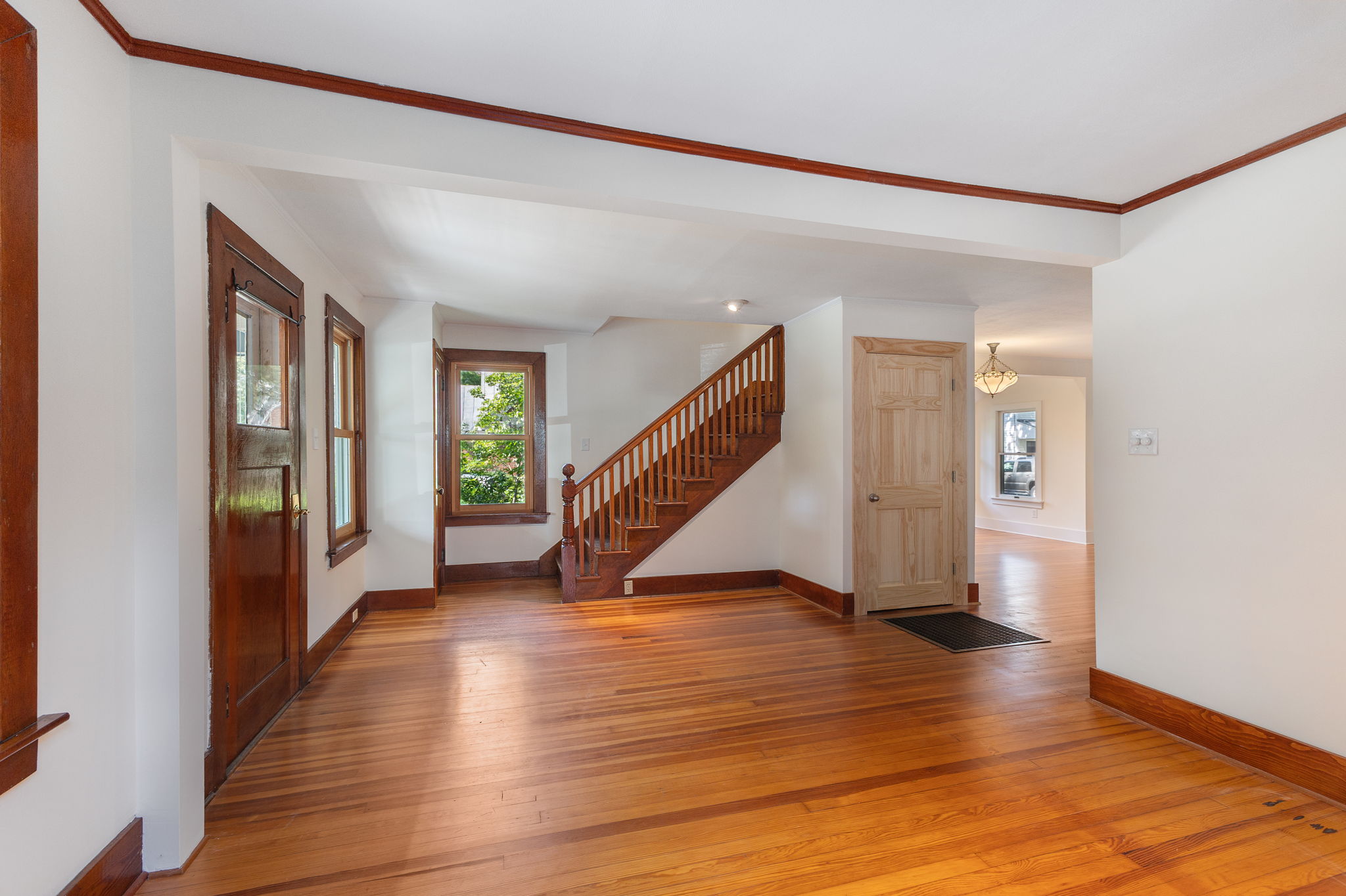  6 Pinewood Avenue, Saratoga Springs, NY, 12866 - 物件實景