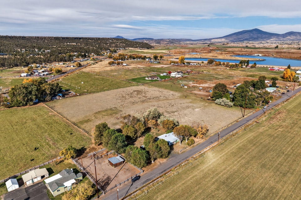 Prineville, Oregon, 97754, United States, 3 Bedrooms Bedrooms, ,1 BathroomBathrooms,Residential,For Sale,1971194