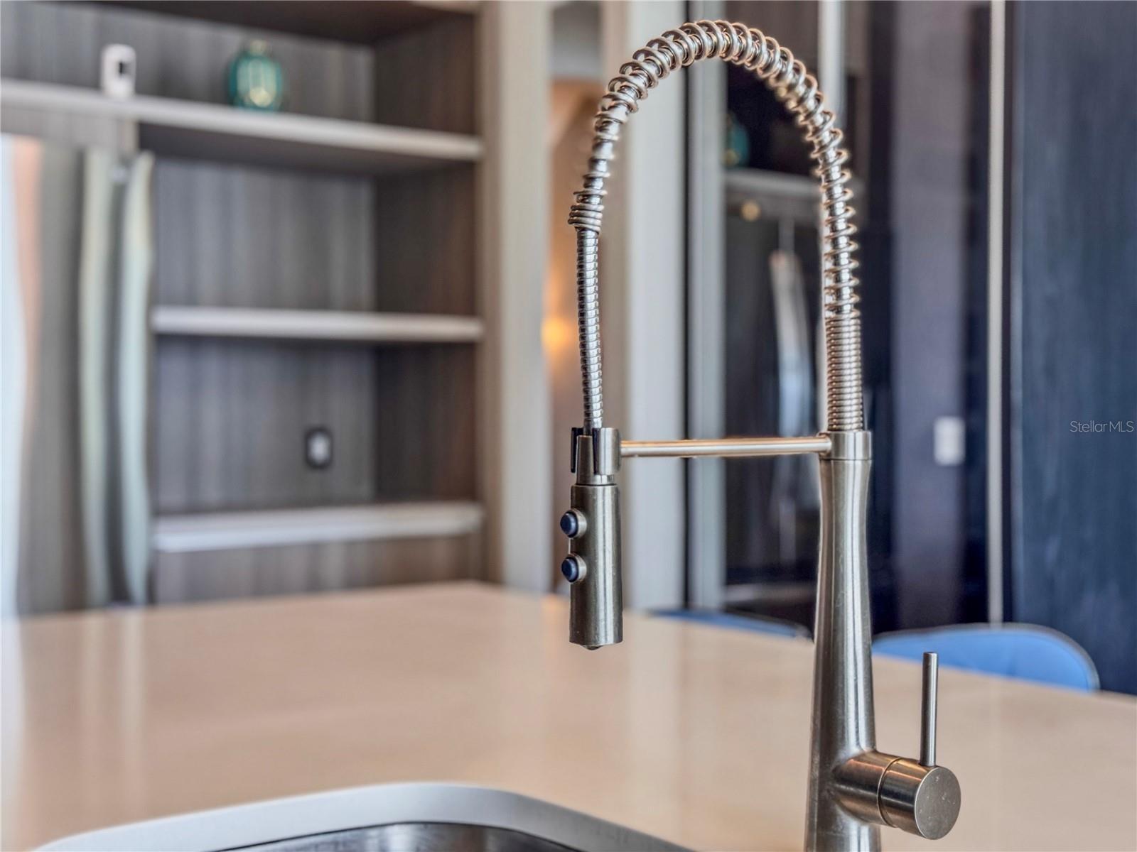 ORLANDO, Florida, 32836, United States, 5 Bedrooms Bedrooms, ,6 BathroomsBathrooms,Residential,For Sale,1983203