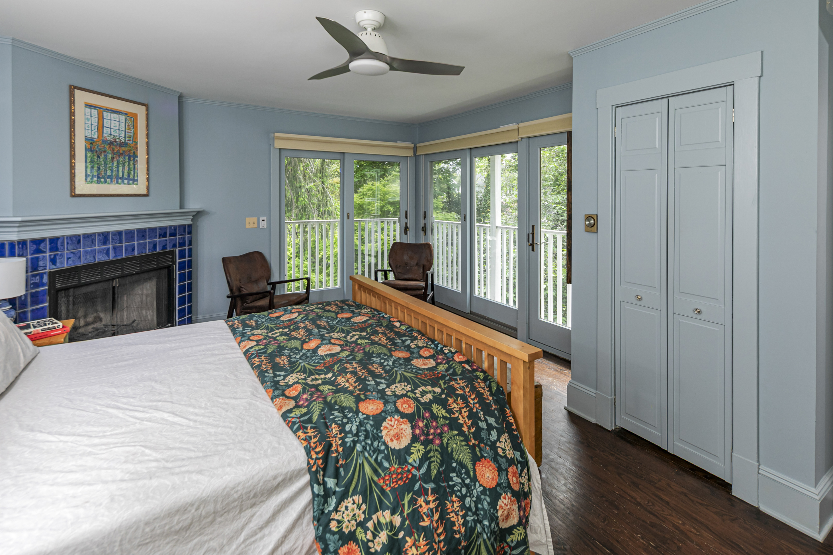  Storybook Princeton Home With Garden, Ponds, Parking, and In-town Location - 物件實景
