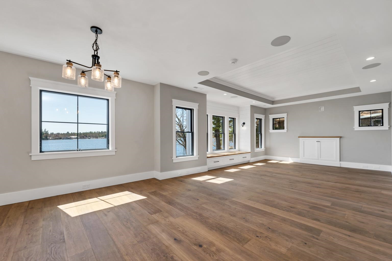Gilford, New Hampshire, 03249, United States, 5 Bedrooms Bedrooms, ,6 BathroomsBathrooms,Residential,For Sale,1794777