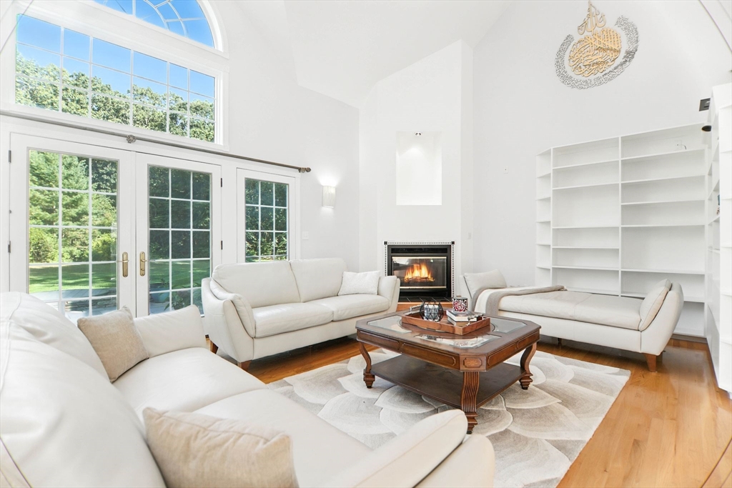 Westfield, Massachusetts, 01085, United States, 4 Bedrooms Bedrooms, ,3 BathroomsBathrooms,Residential,For Sale,1942003