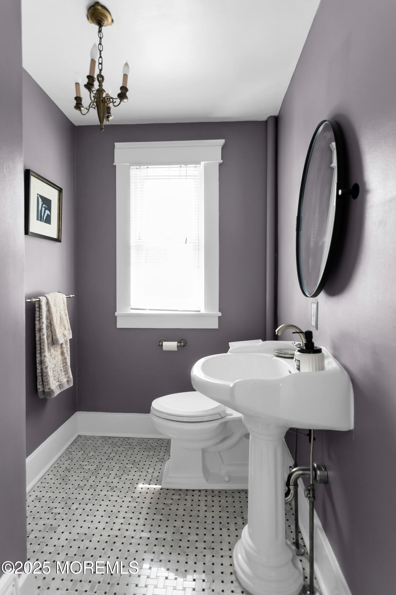 Red Bank, New Jersey, 07701, United States, 3 Bedrooms Bedrooms, ,2 BathroomsBathrooms,Residential,For Sale,1920551