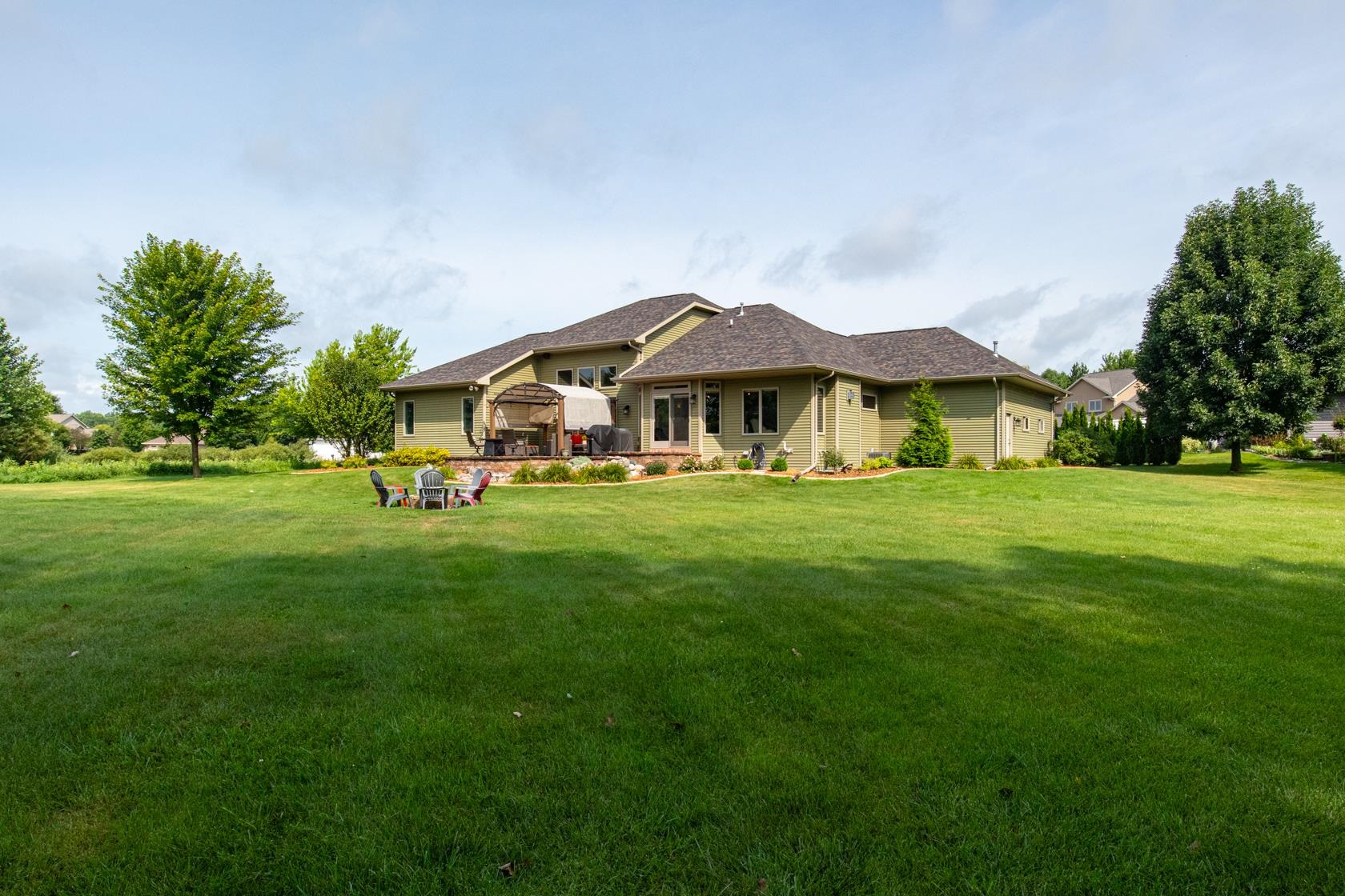 Appleton, Wisconsin, 54913, United States, 5 Bedrooms Bedrooms, ,4 BathroomsBathrooms,Residential,For Sale,1927956