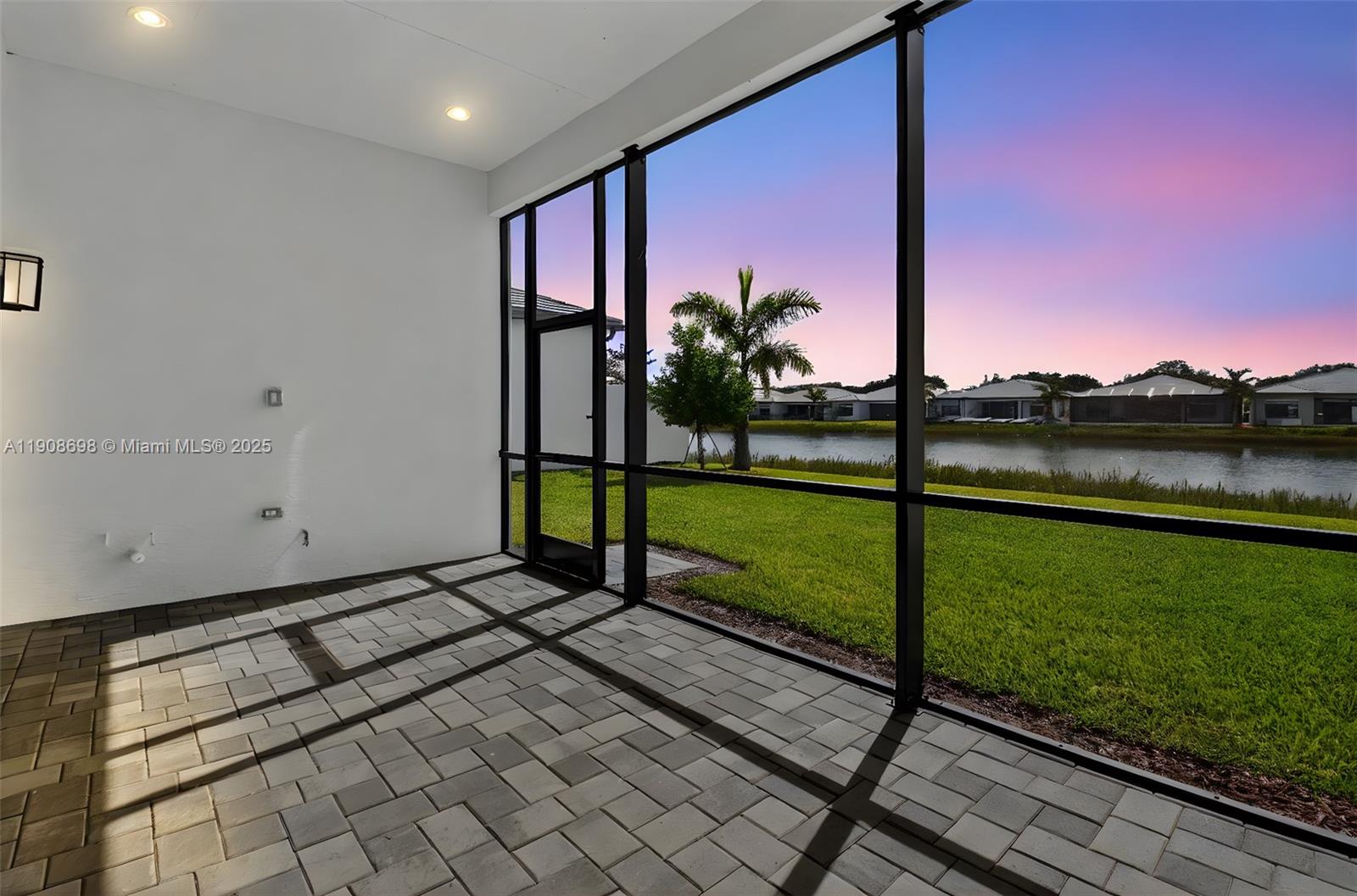 Boynton Beach, Florida, 33473, United States, 3 Bedrooms Bedrooms, ,4 BathroomsBathrooms,Residential,For Sale,1991077