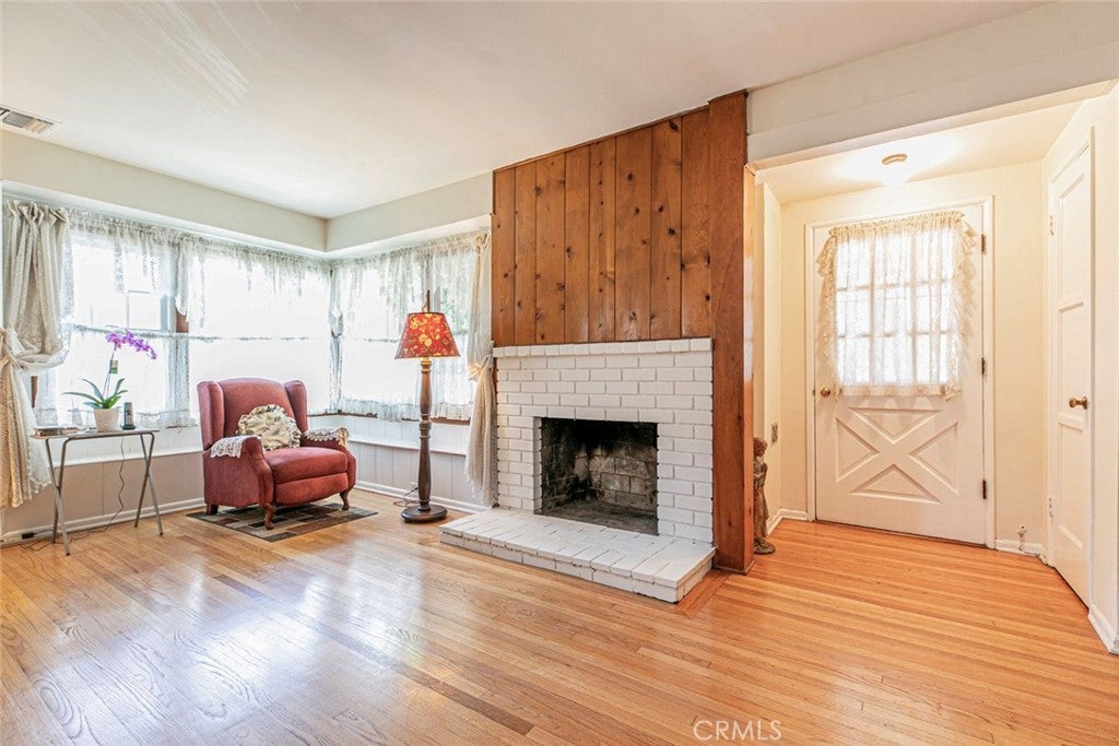 Van Nuys, California, 91405, United States, 2 Bedrooms Bedrooms, ,2 BathroomsBathrooms,Residential,For Sale,1941030