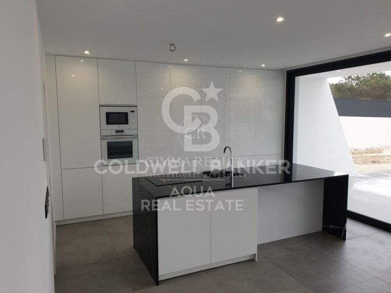 Alicante, Calpe / Calp, Calpe Pueblo Alicante, Cal, Calpe / Calp, Comunidad Valenciana, 03710, ES, 5 Bedrooms Bedrooms, ,5 BathroomsBathrooms,Residential,For Sale,Alicante, Calpe / Calp, Calpe Pueblo Alicante, Cal,1621624