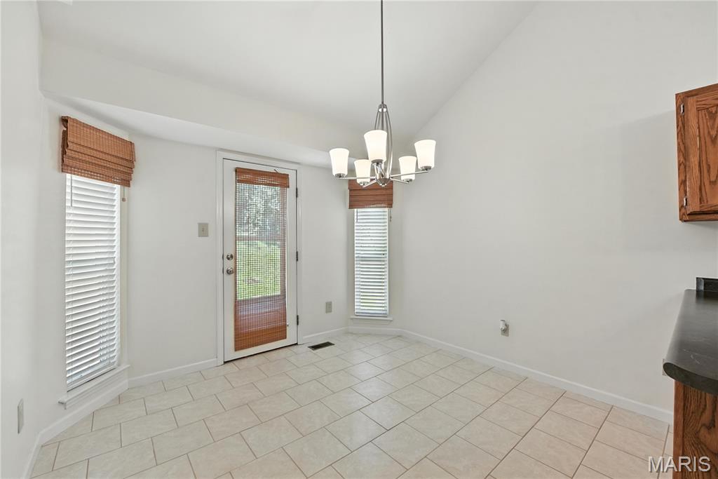 Maryland Heights, Missouri, 63043, United States, 3 Bedrooms Bedrooms, ,4 BathroomsBathrooms,Residential,For Sale,1892007